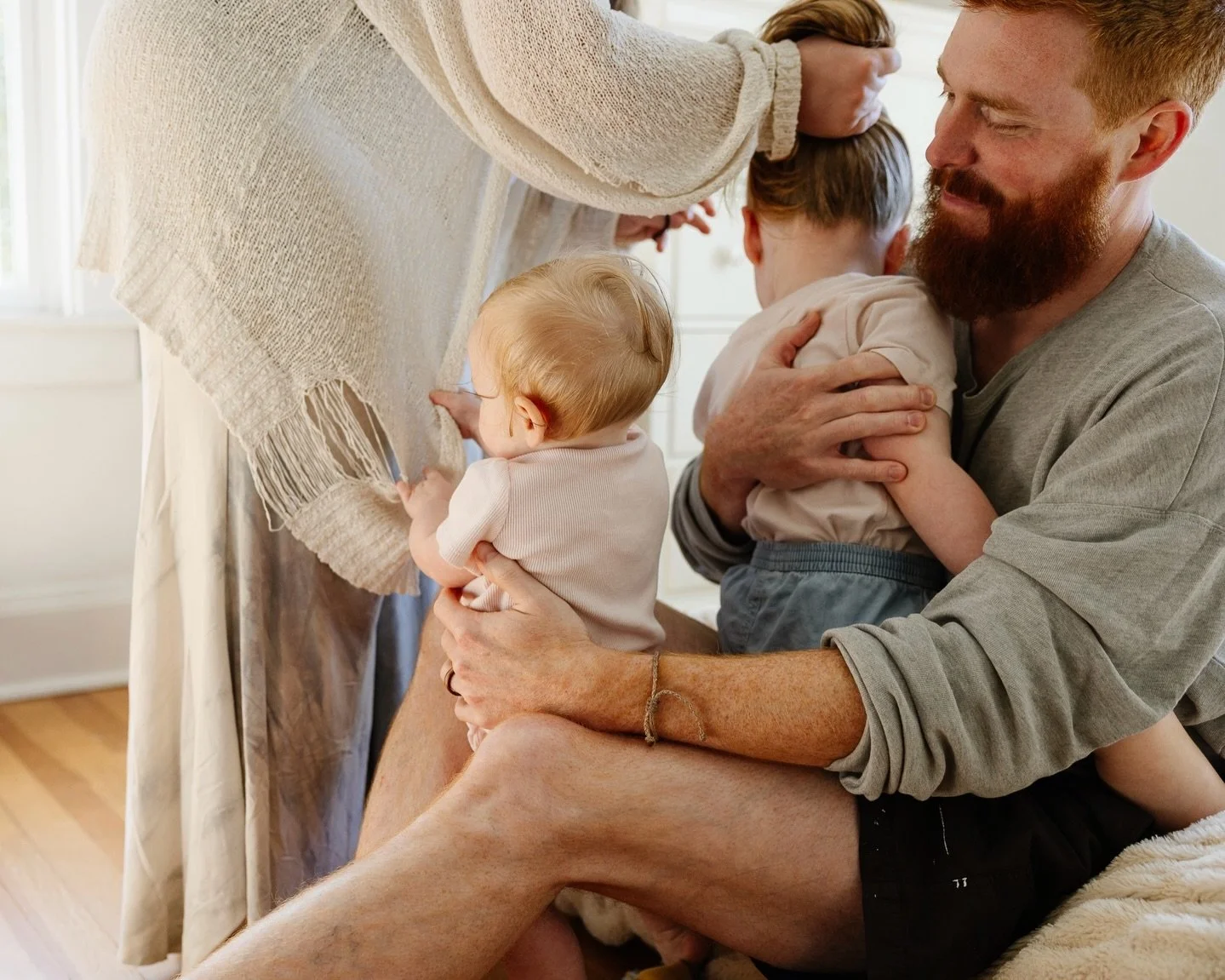 &ldquo;As a dad, I can say this: you want to win Christmas, your wife&rsquo;s birthday, or any special occasion? Book a family session with Sienna.

She spent a random summer morning with our family, just documenting real life- no posing, no matching