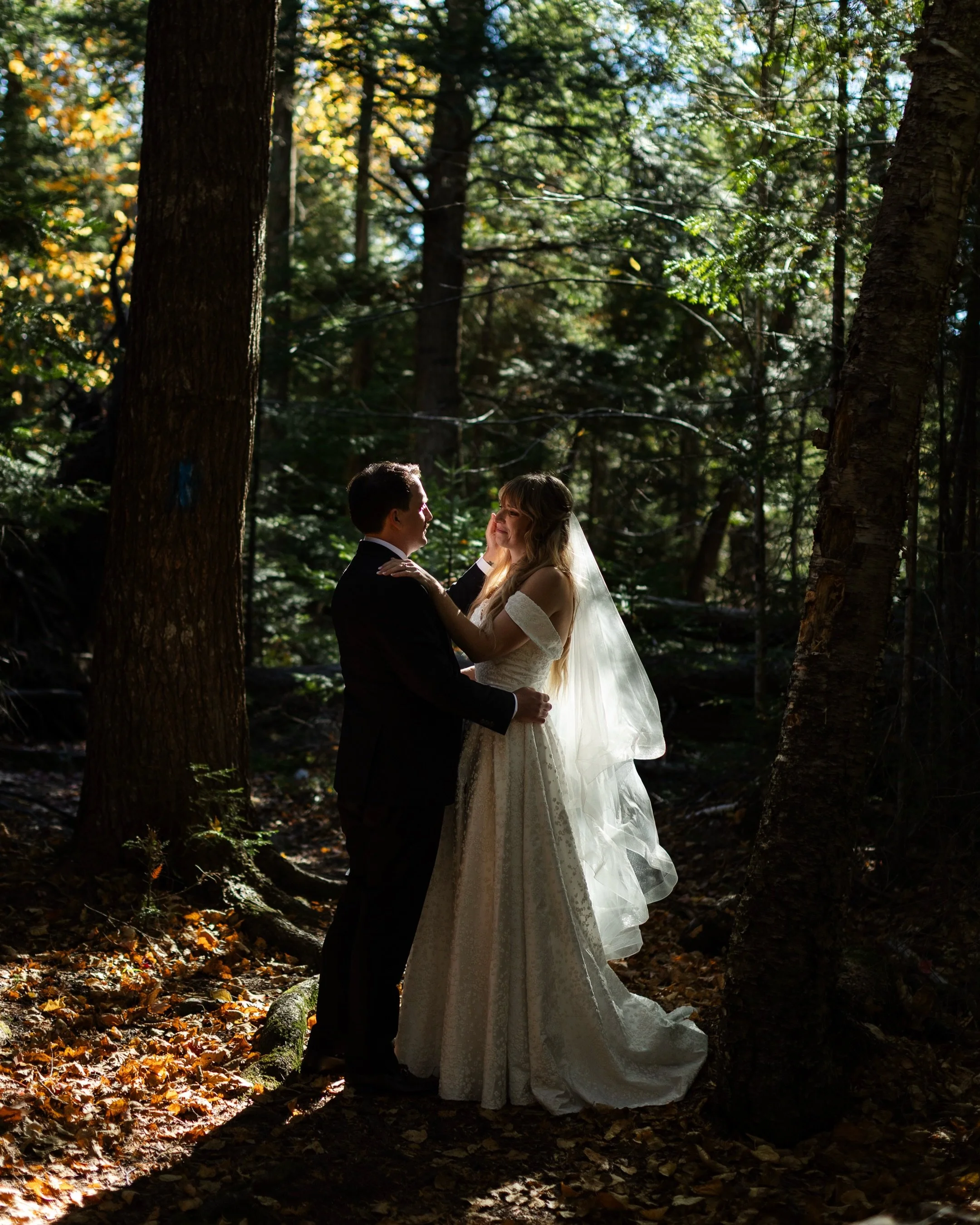 Cayla &amp; Chris got married just down the road on Moosehead Lake this past weekend!

They traveled from out of town and invited 12 of their close family and friends to join them for a weekend stay at @thelodgeatmooseheadlake. 

The North Woods show
