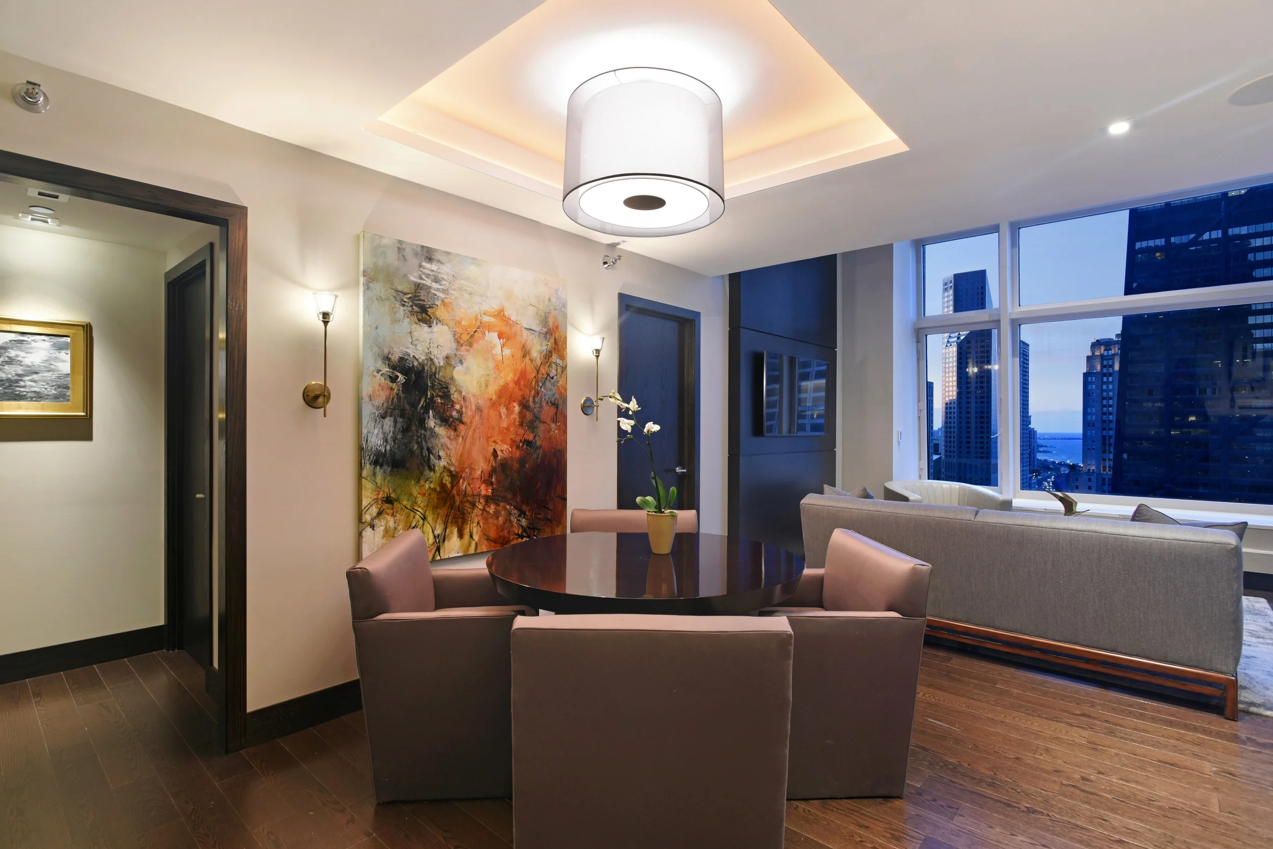11_161EChicagoAve_Unit2401_2_DiningRoom_HiRes.jpg