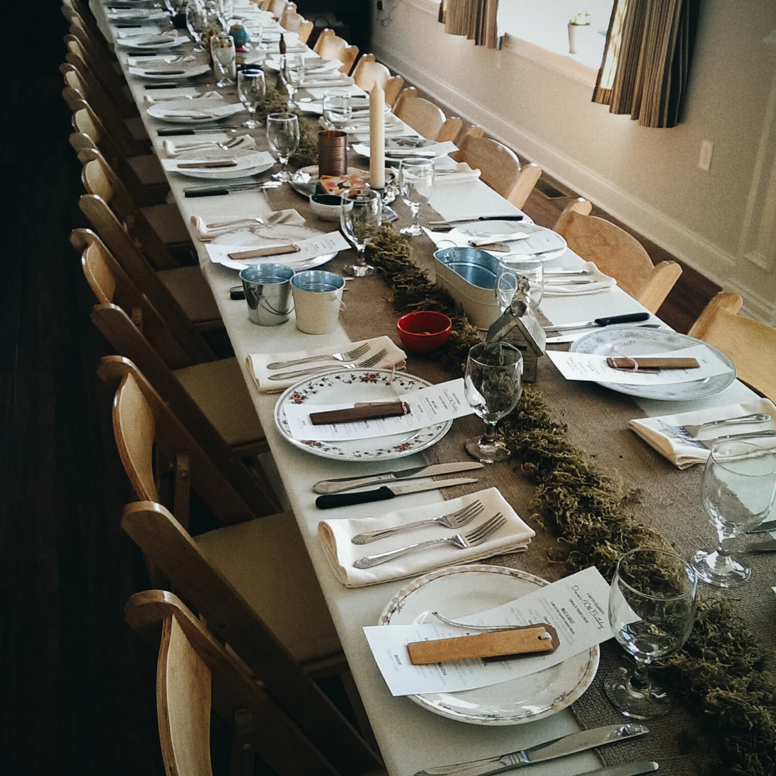 Unique Dinner Table Setting