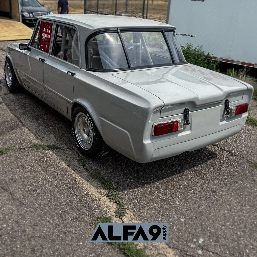 TR_Giulia_Historic_GFK_hood_deck_alfa9supply_sqr_03.jpg