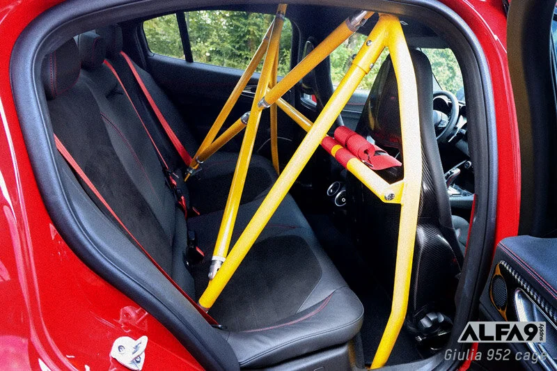 Giulia_Roll_Cage_Alfa9-Supply-rearangle2.jpg