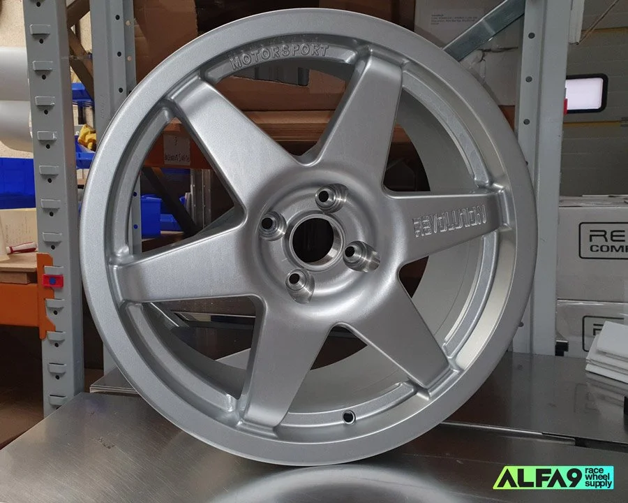 Alfa_Romeo_DTM_style_Wheels_Revolution_Millennium_17x7.5_Alfa_155.jpg