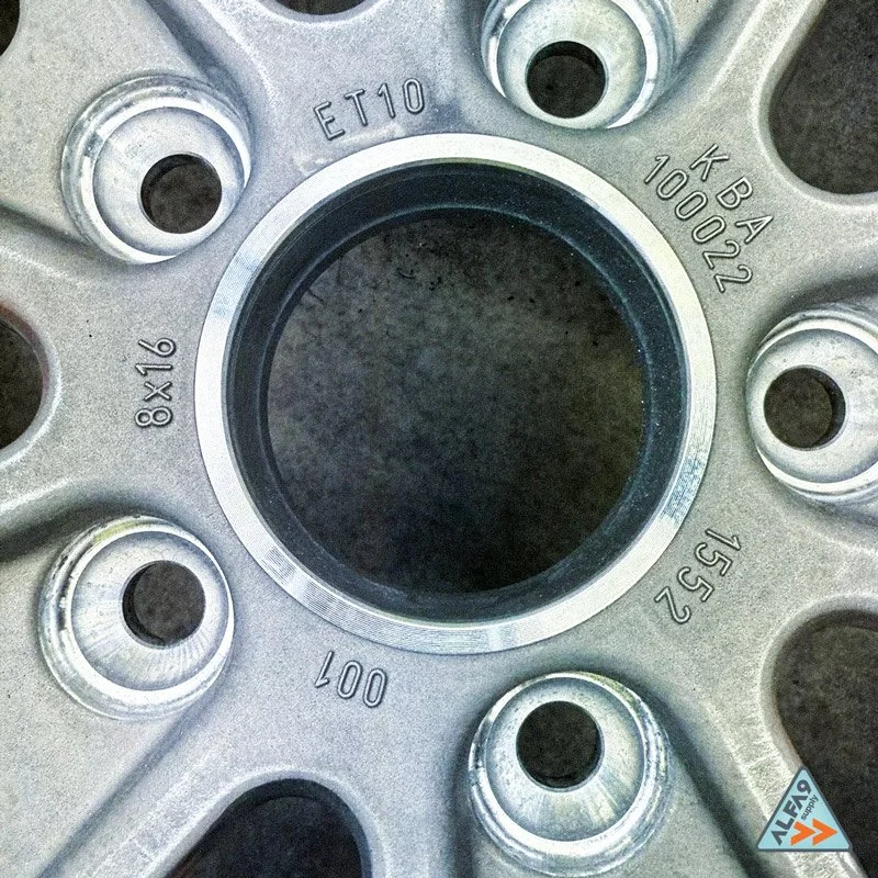 OUTLAW_001_Wheels_Hub_Markings_Alfa9_Supply.jpg