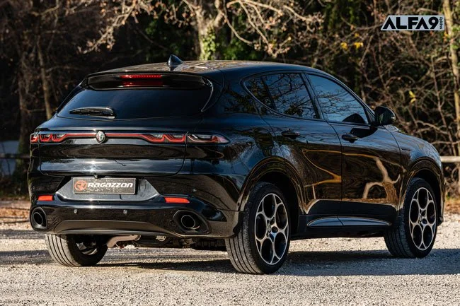 Ragazzon_ALFA_romeo_Tonale_hybrid_black_tips_2.jpg