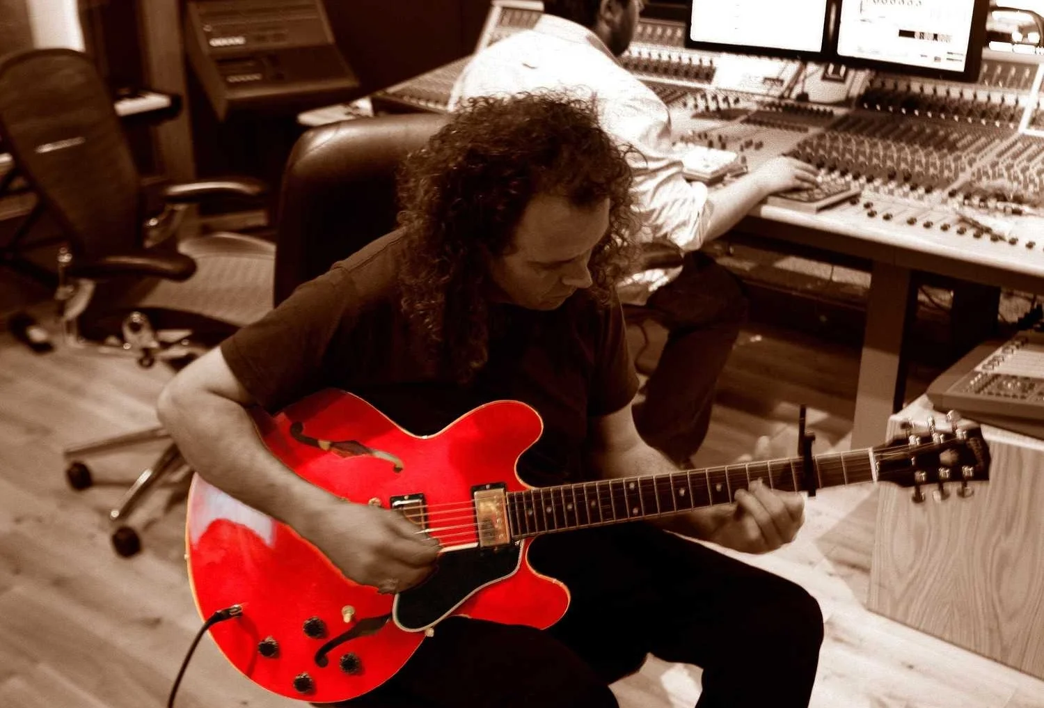 ... Dublin Studio Hub Guitarist Larry at Work