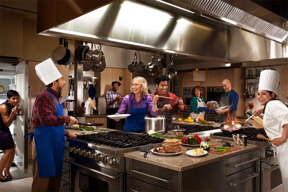 Ceasars_Lauren_grab_Cooking_Wide_01_v1_WIP4.jpg