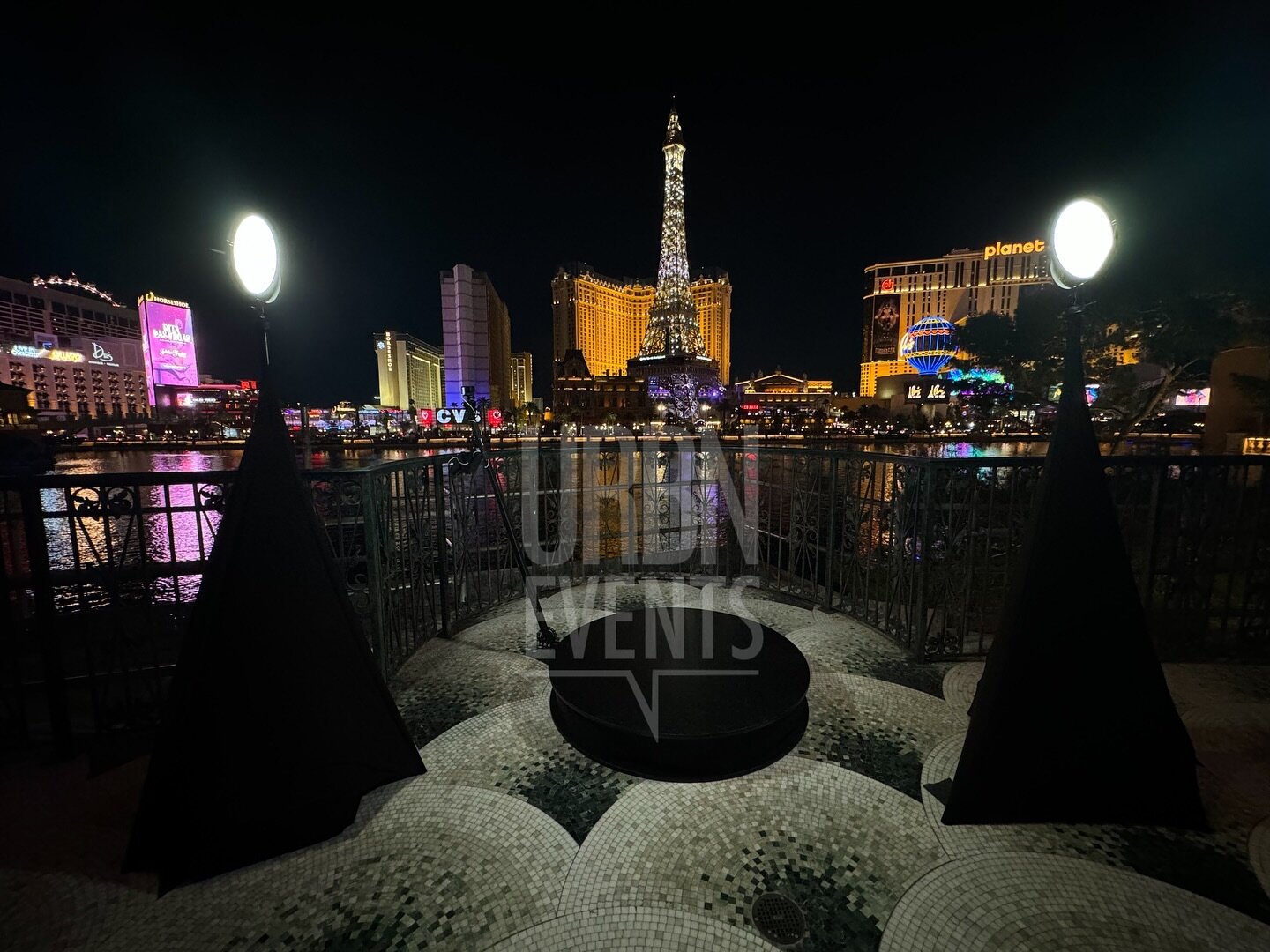 We&rsquo;re making a splash 💦 with our 360 Video Booth in front of the Fountains at Bellagio! Thanks @themayfairlv !! #lasvegasphotobooth #360photobooth #bellagiofountains