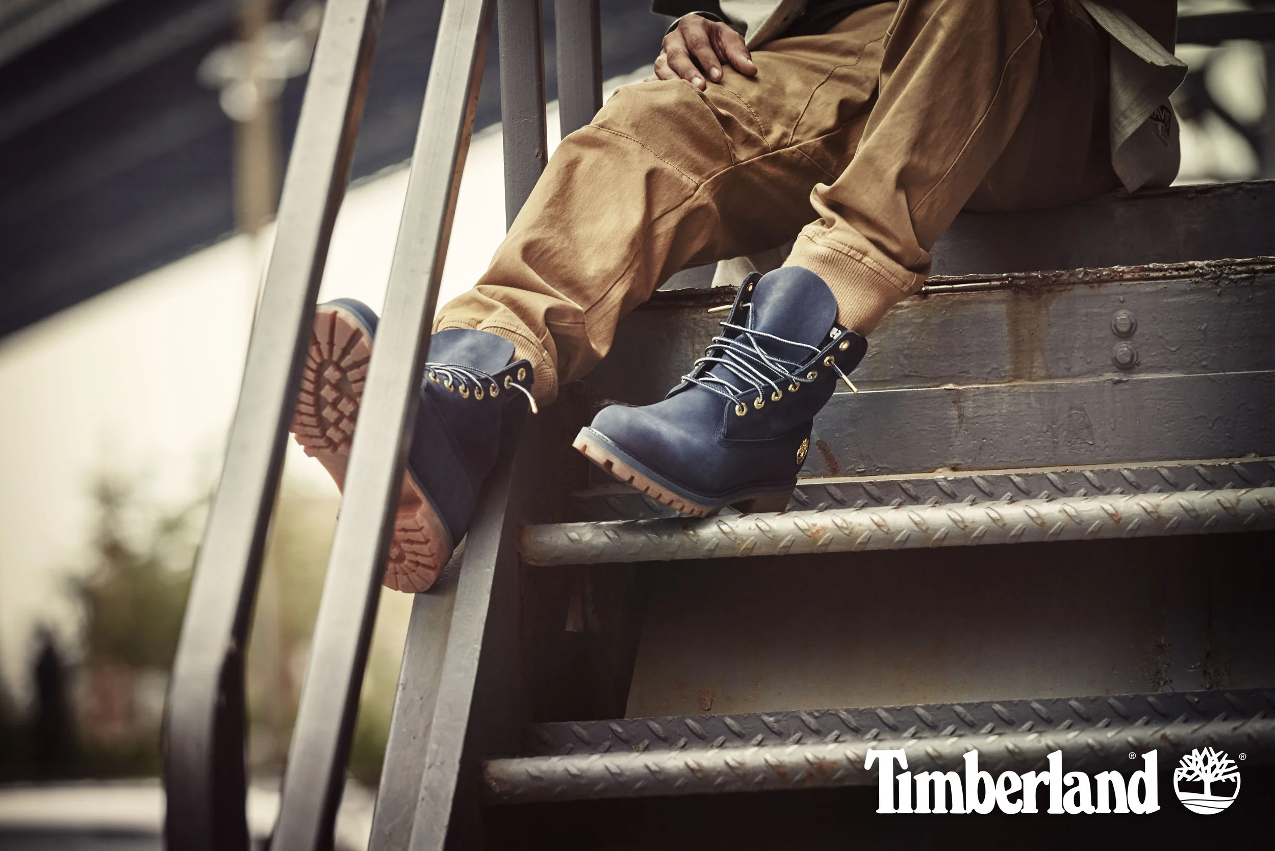 Photographer: Thomas Hoeffgen Location: DUMBO, Brooklyn, NYC Fall 2015