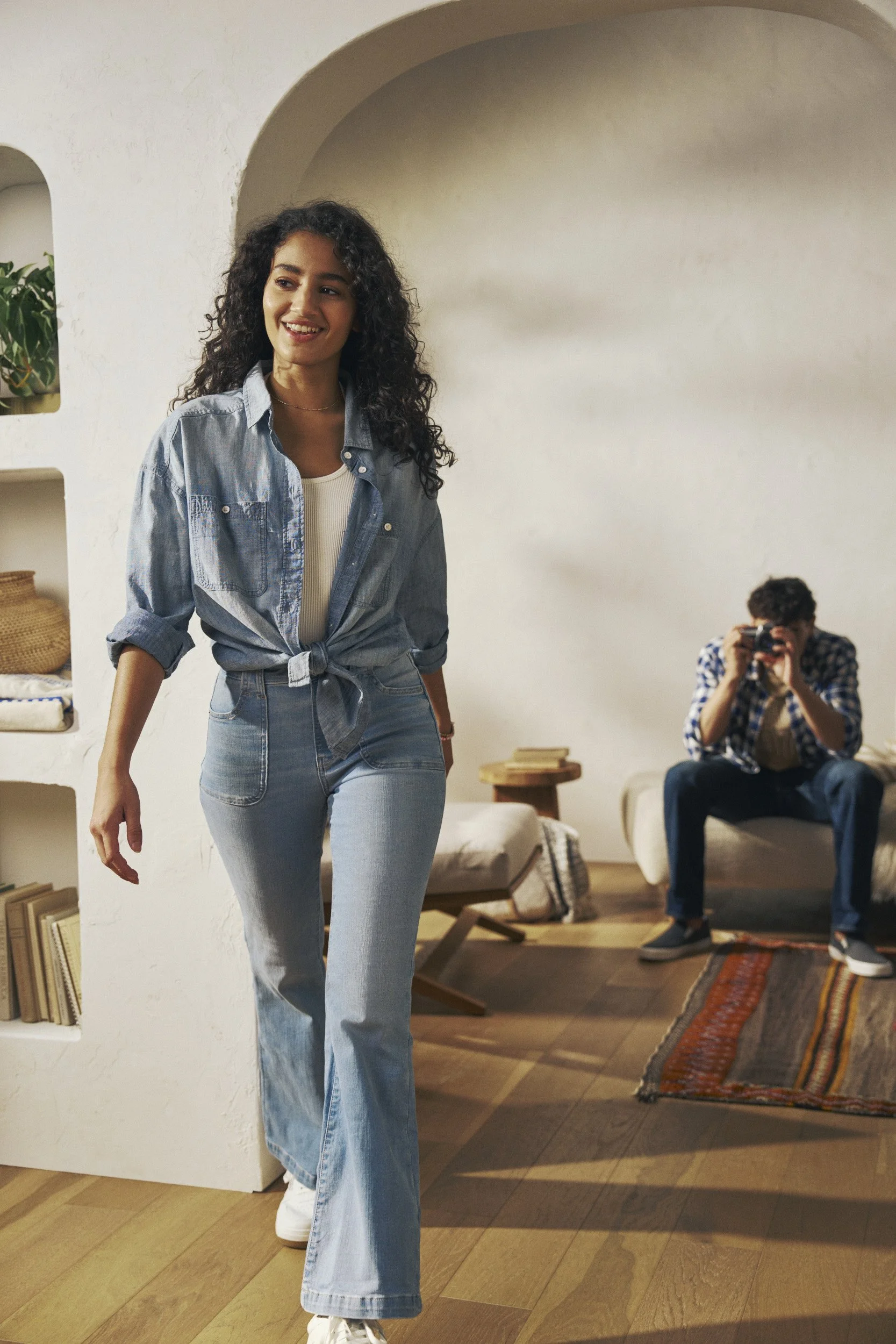 INTL_AE_Summer_2023_Group Double_Look1_2603_v01.jpg