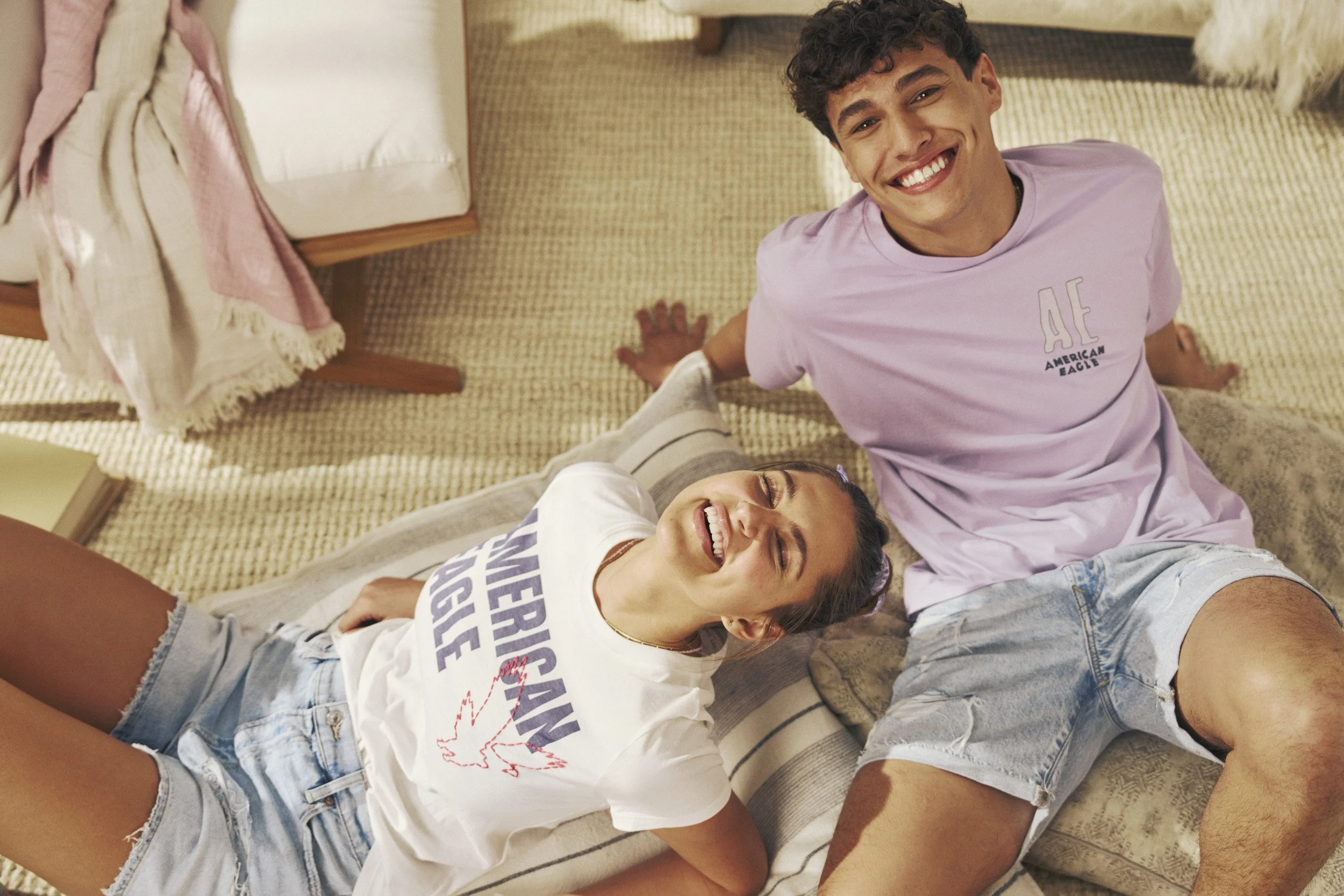 INTL_AE_Summer_2023_Group Double_Look2_4557_v01.jpg