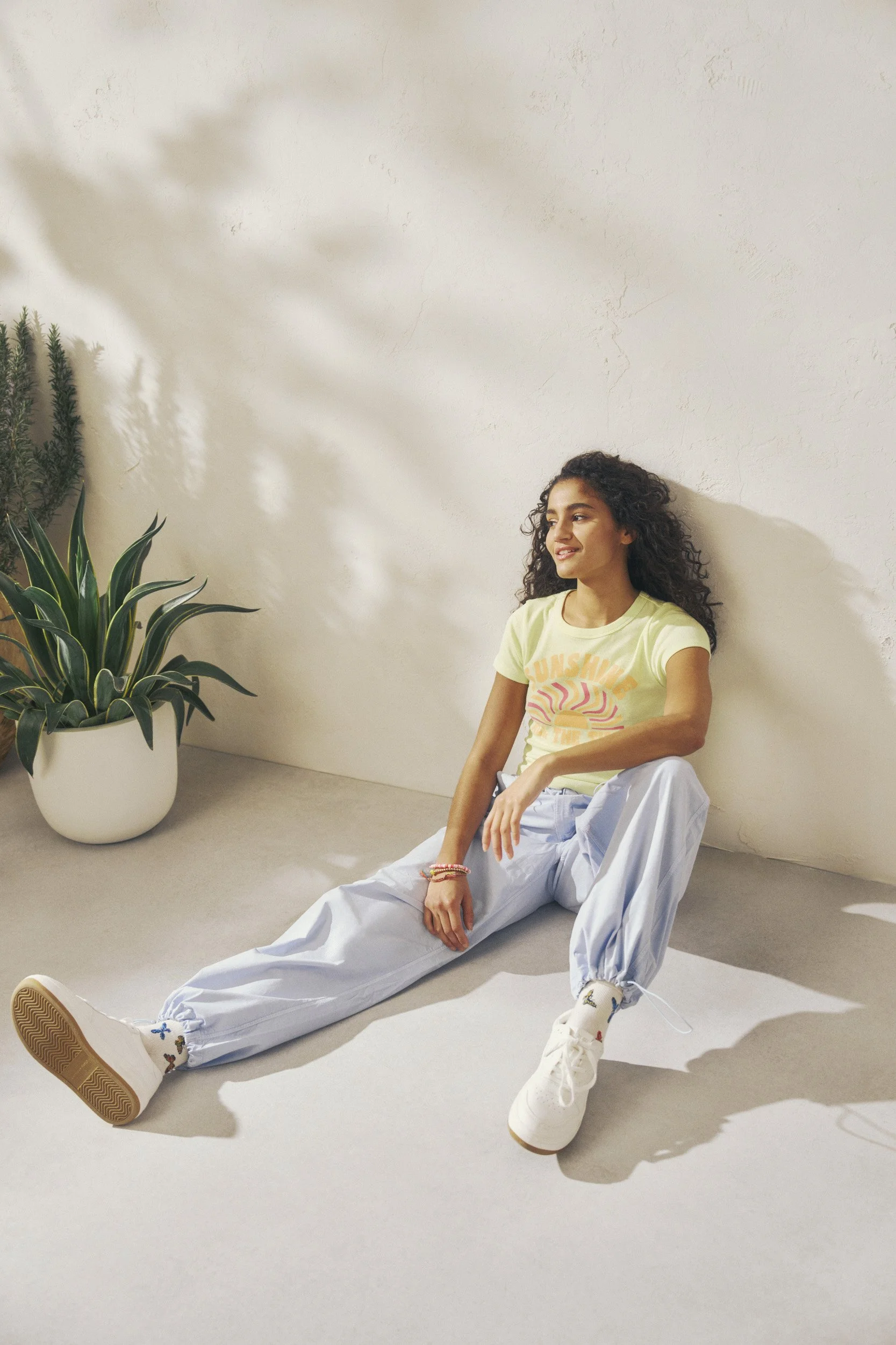 INTL_AE_Summer_2023_Sarah Daoui_Look5_4905_v02.jpg