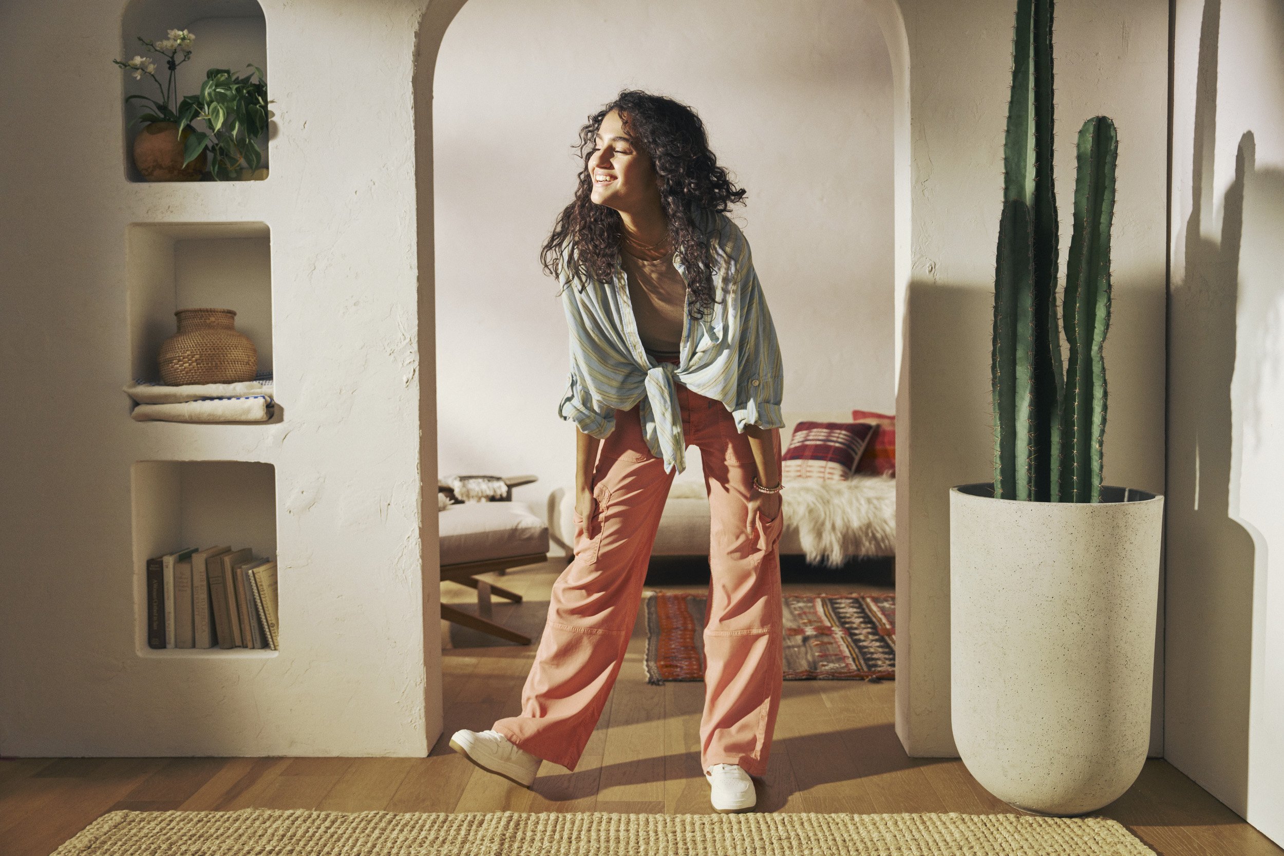 INTL_AE_Summer_2023_Sarah Daoui_Look7_3600_v01.jpg