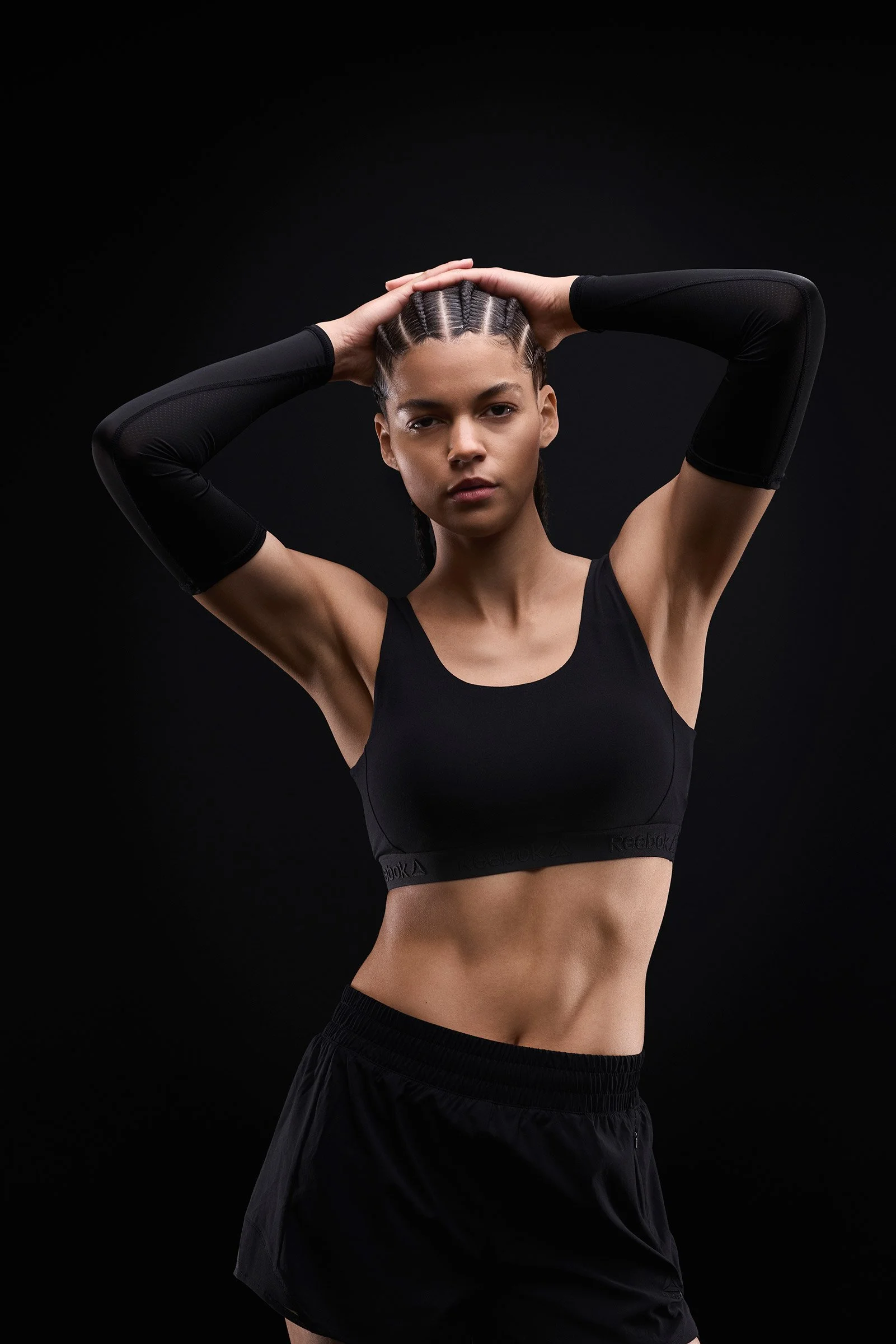 RB26-S1_SHOT-5_WMNS-ENDURANCE-BRA_ON-PACE-SHORT_1869_FINAL.jpg