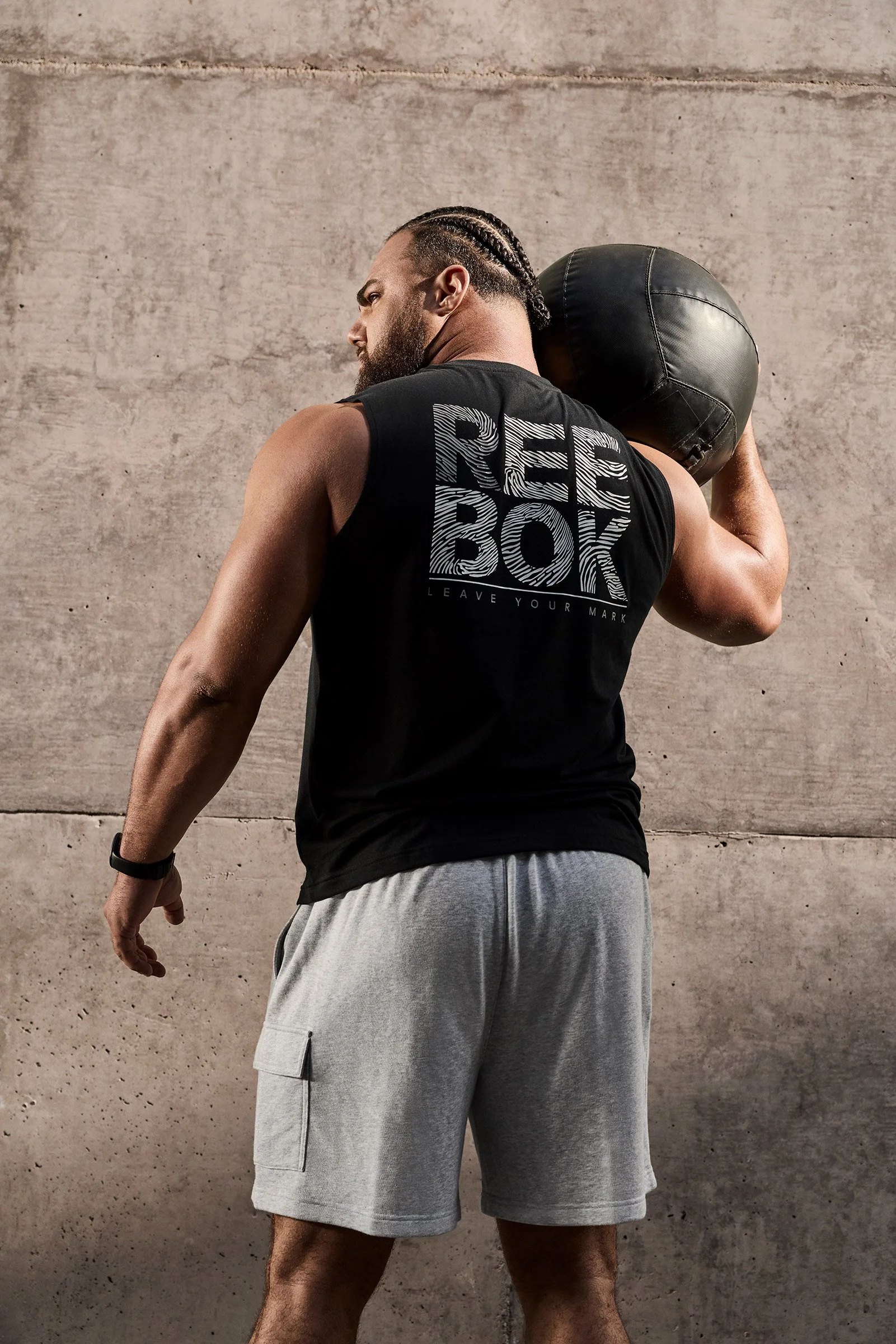 DAY_3_RB-S26-SHOT_1_H1-S2_MENS_GRAPHIC_TEE-LEAGUE_CARGO_SHORT_15340_FINAL.jpg