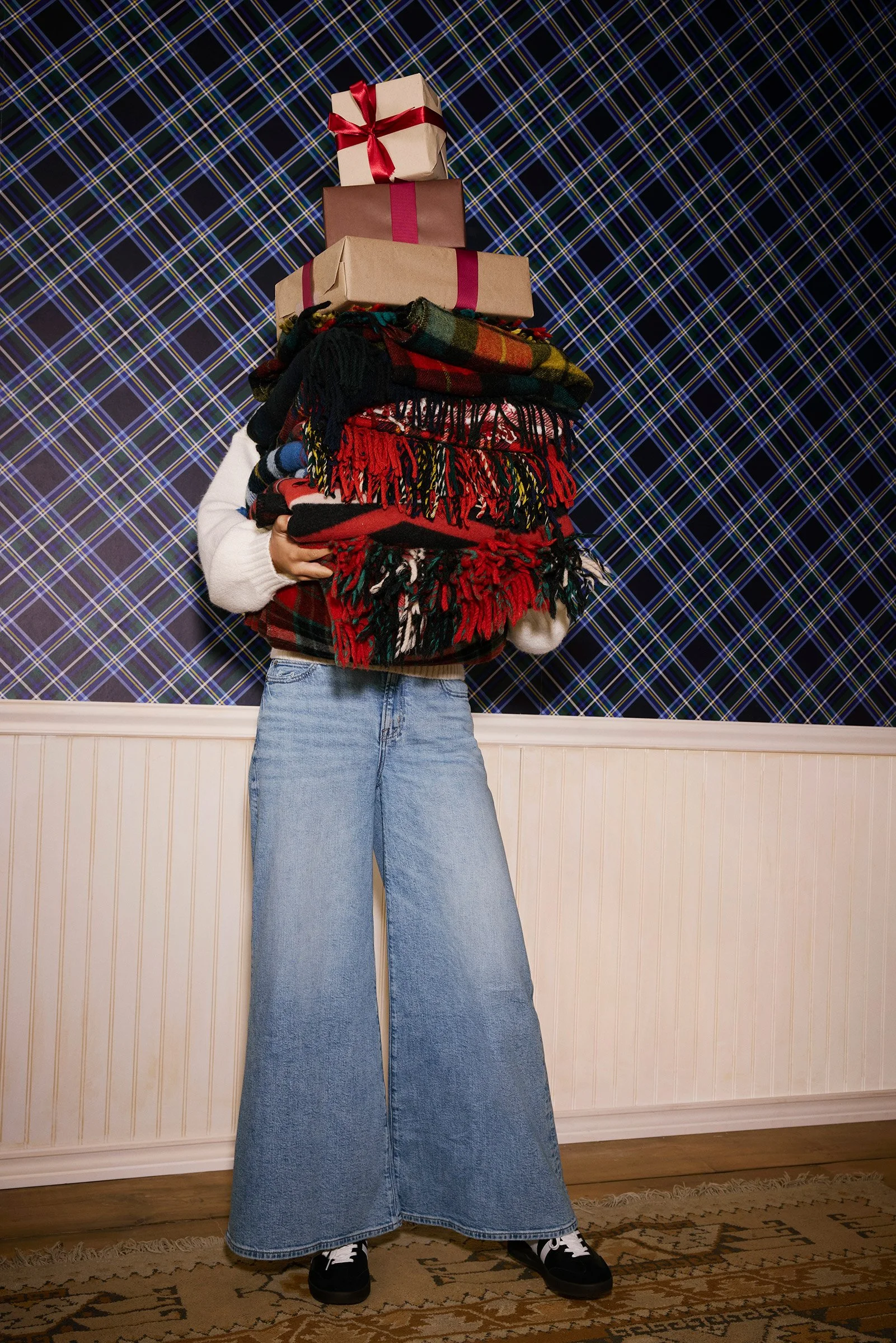 AE_2025_HOL_W_LOOK1_419_RGB.jpg