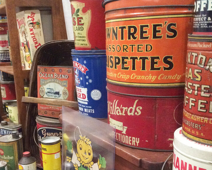 ToronroAntiqueAndVintageMarket_cans.jpg