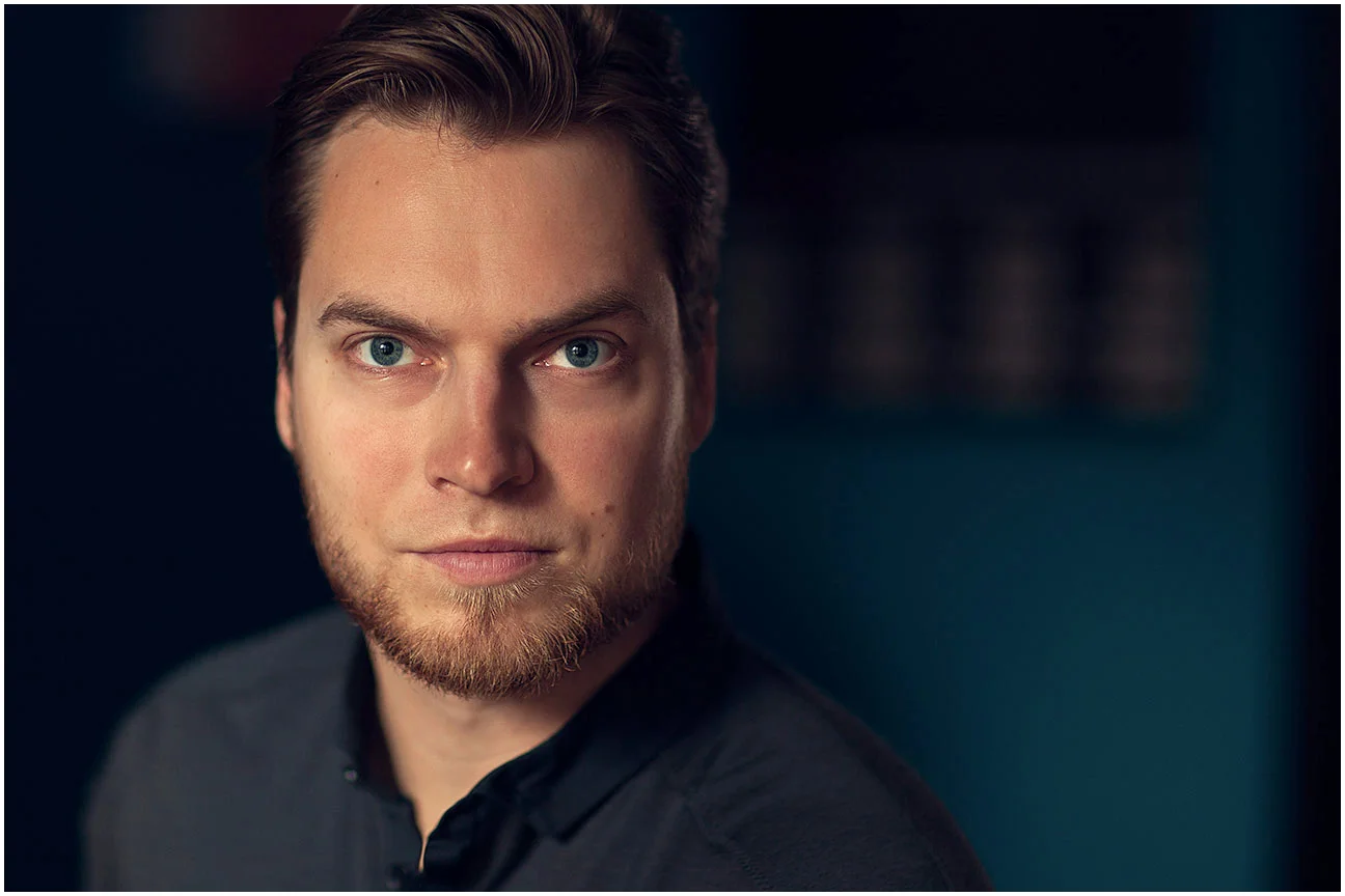 Eric-Headshot-Super-Newbigger56.jpg