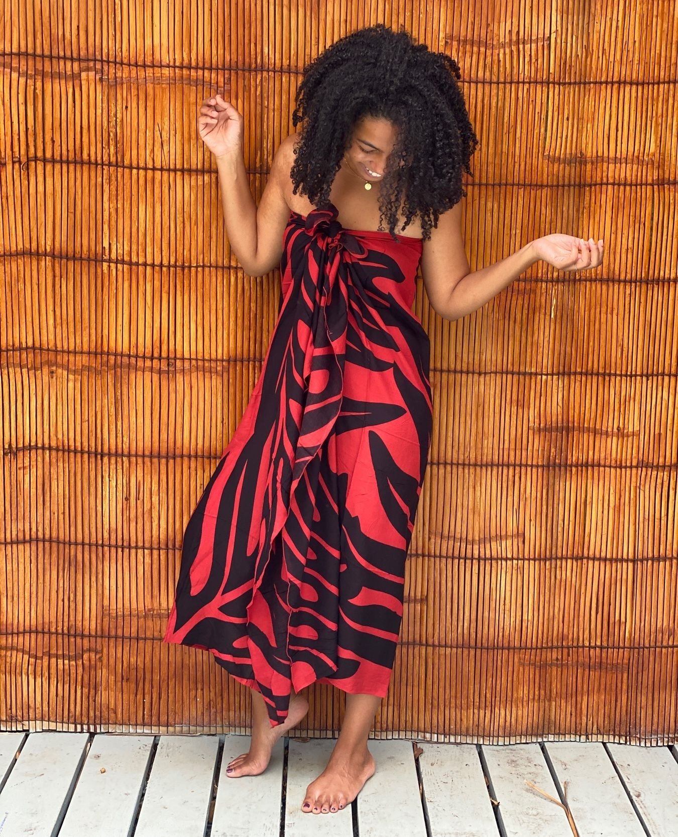 Did you know Sarongs also make great Christmas Tree skirts? ⁠
.⁠
.⁠
.⁠
.⁠
⁠
#casualmovements #sarongs #sarong #pareo #pareos #lavalavas #pareu #tupenu #pare&ocirc; #par&eacute;o #パレオ #ハワイ#hawaii #808 #hawaiilife #paradise #islandlife #beachwear #beac