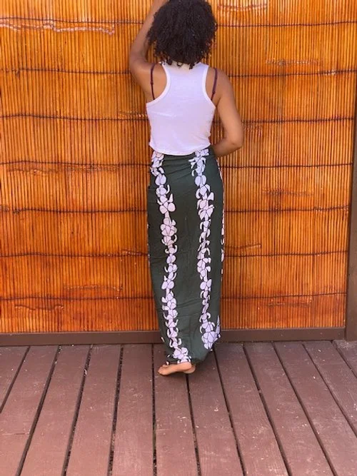 Puakenikeni Lei Plus Size Sarong