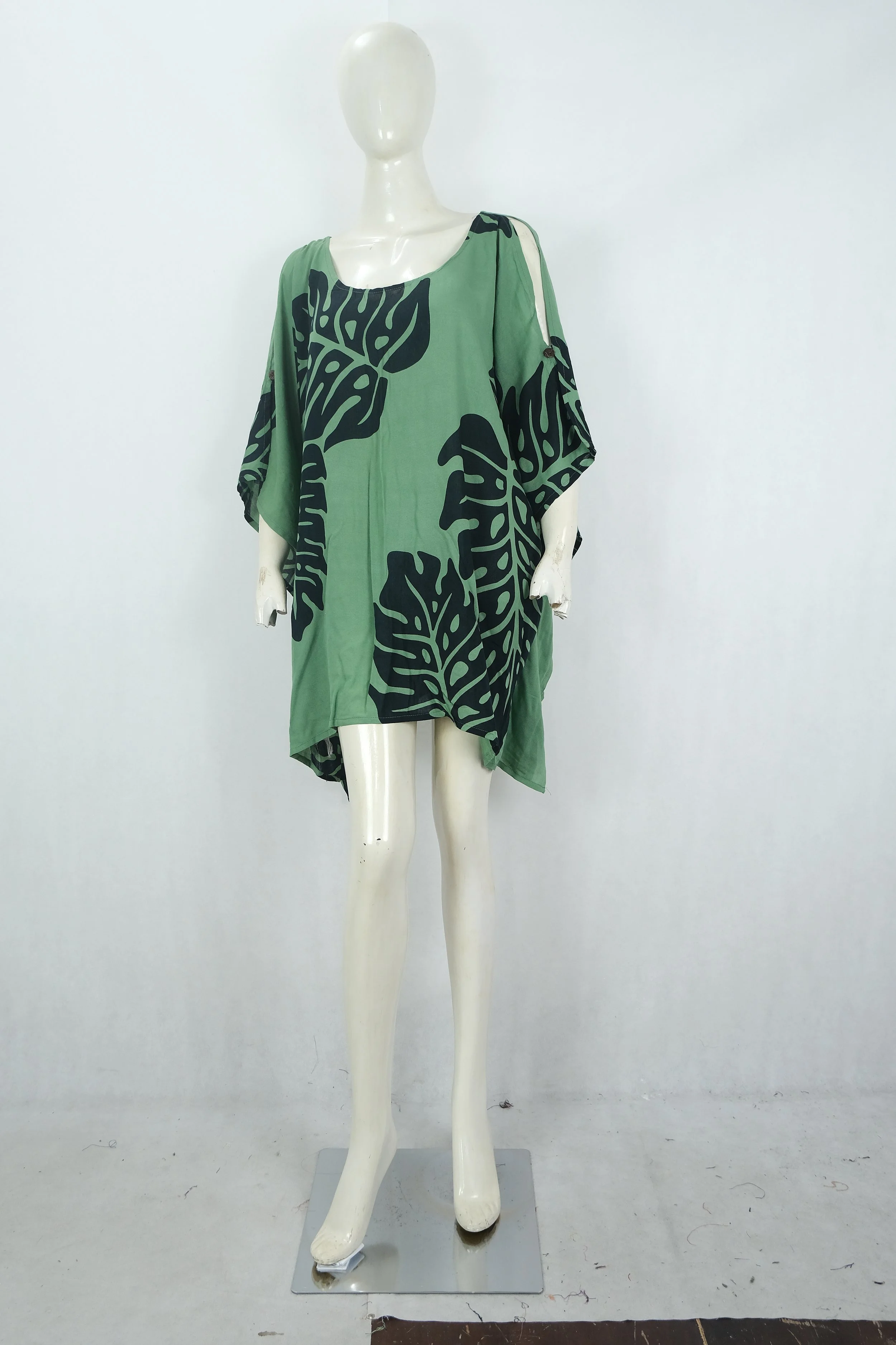 TURTLE BAY TUNIC-MONSTERA-JADE GREEN-BLACK.JPG