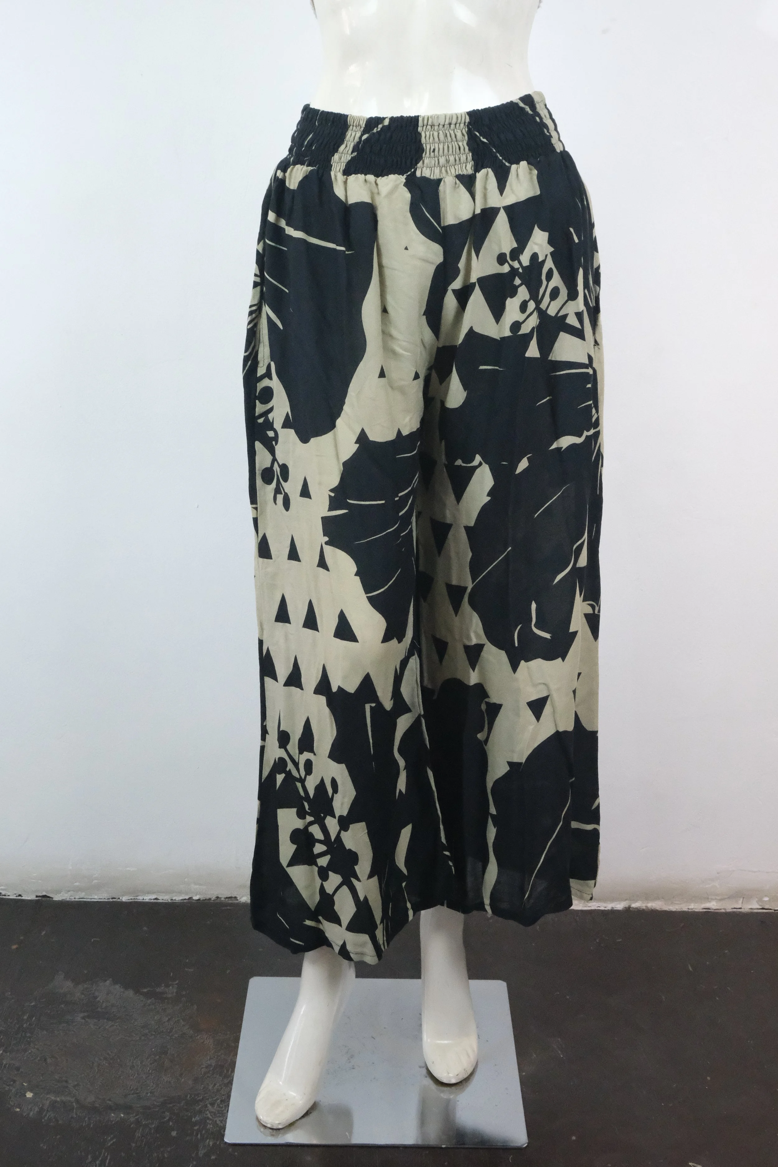 HALEIWA PANT-HIBISCUS TRIANGLE-TAN-BLACK.JPG