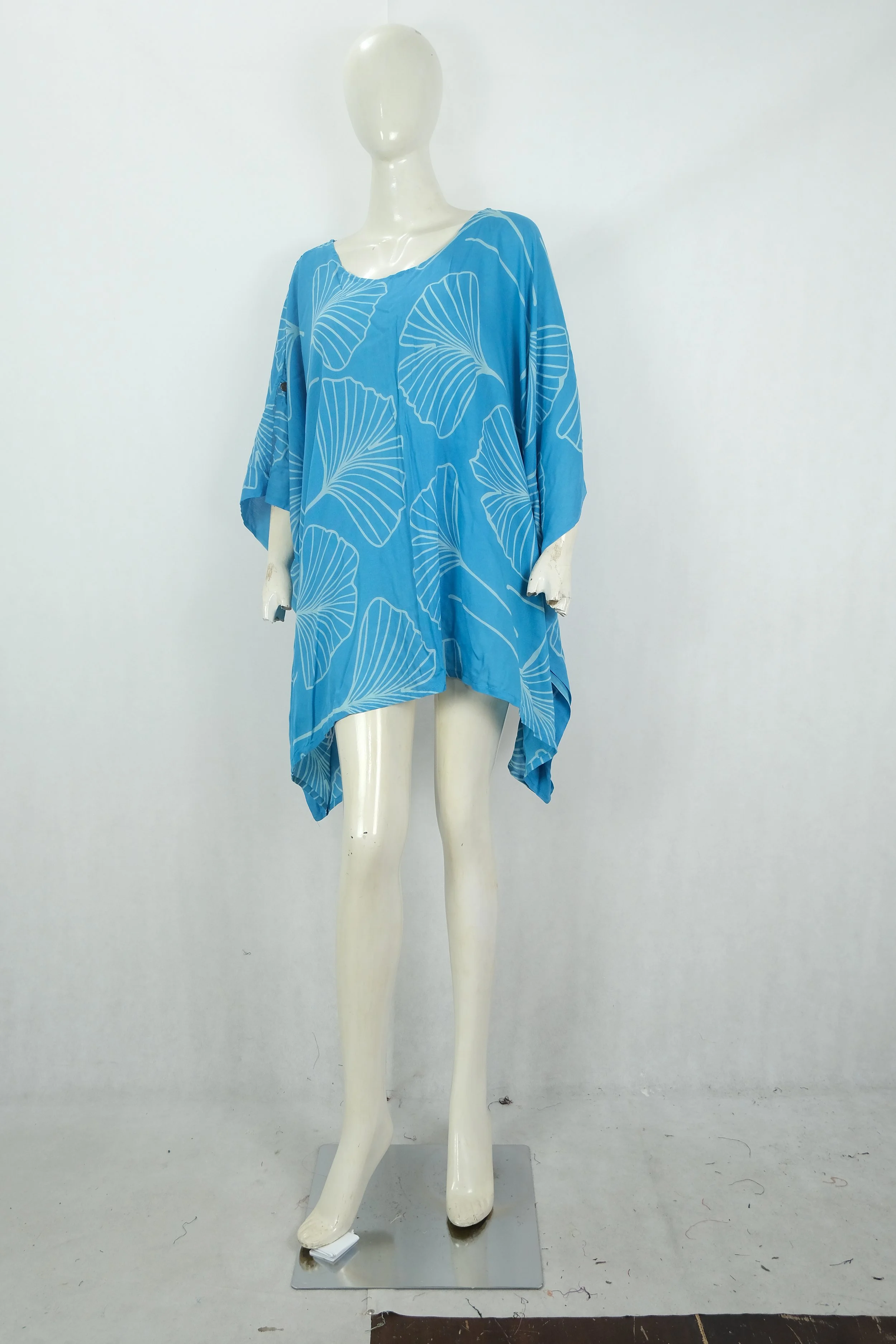 TURTLE BAY TUNIC-GINKGO LEAF-FRENCH BLUE-BRIGHT WHITE.JPG