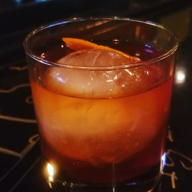 Cocktails by @dammit_allex. A @bellemeadebrbn Manhattan and The Freedom using @bellemeadebrbn, @campariusa, sweet vermouth and Mole Bitters! Great cocktails for a great show @stringdusters at @mmusicworks!