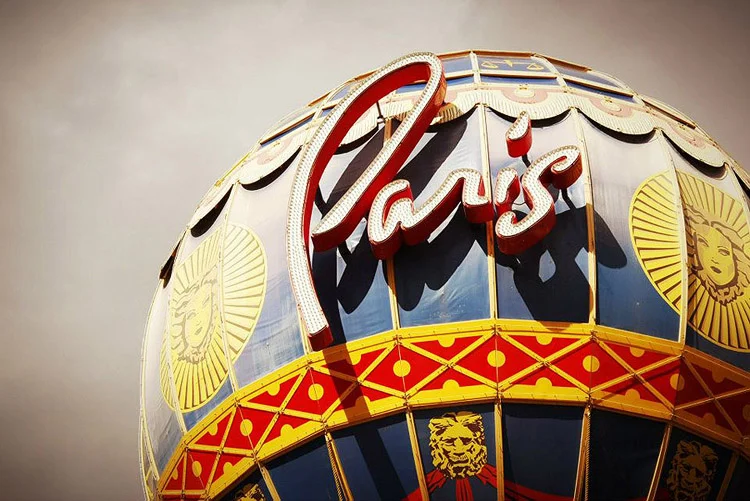 20130214143855_vegas_neon.jpg