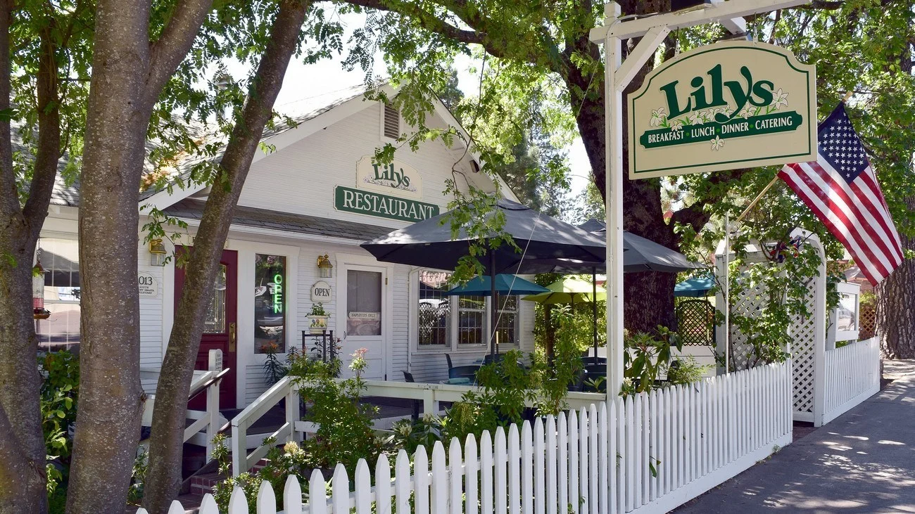 lilys-restaurant-contact.jpg