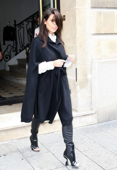 Kim+Kardashian+Kim+Kardashian+Shops+Paris+2YBykCDM2cgl.jpg