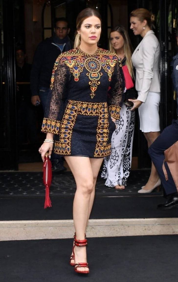 Khloe-Kardashian-In-Valentino-Out-About-Paris-e1401101491578.jpg