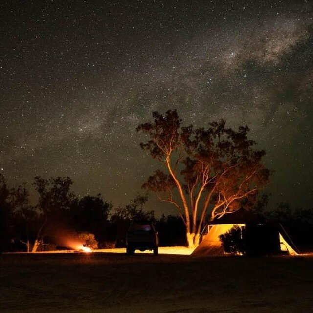 Nothing better than camping out under the stars and cooking on a campfire.
📷 @bedeanderson.photography