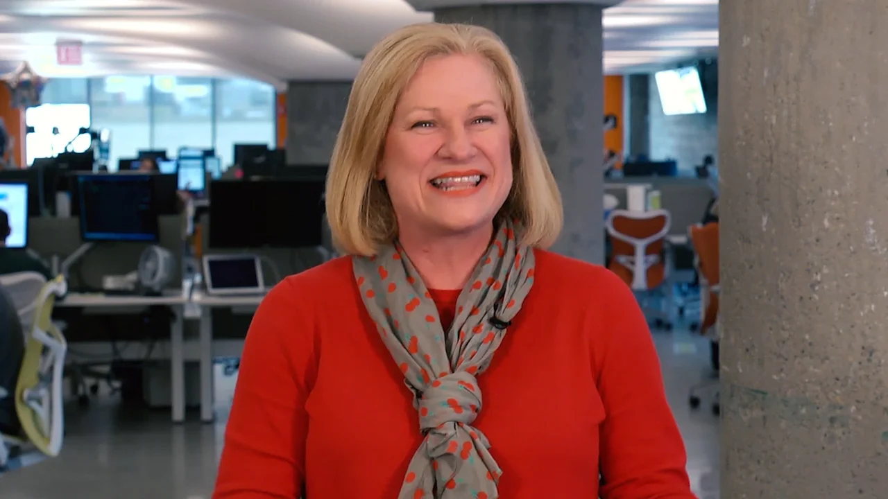 TT970_04_Robyn (0;00;20;15).jpg