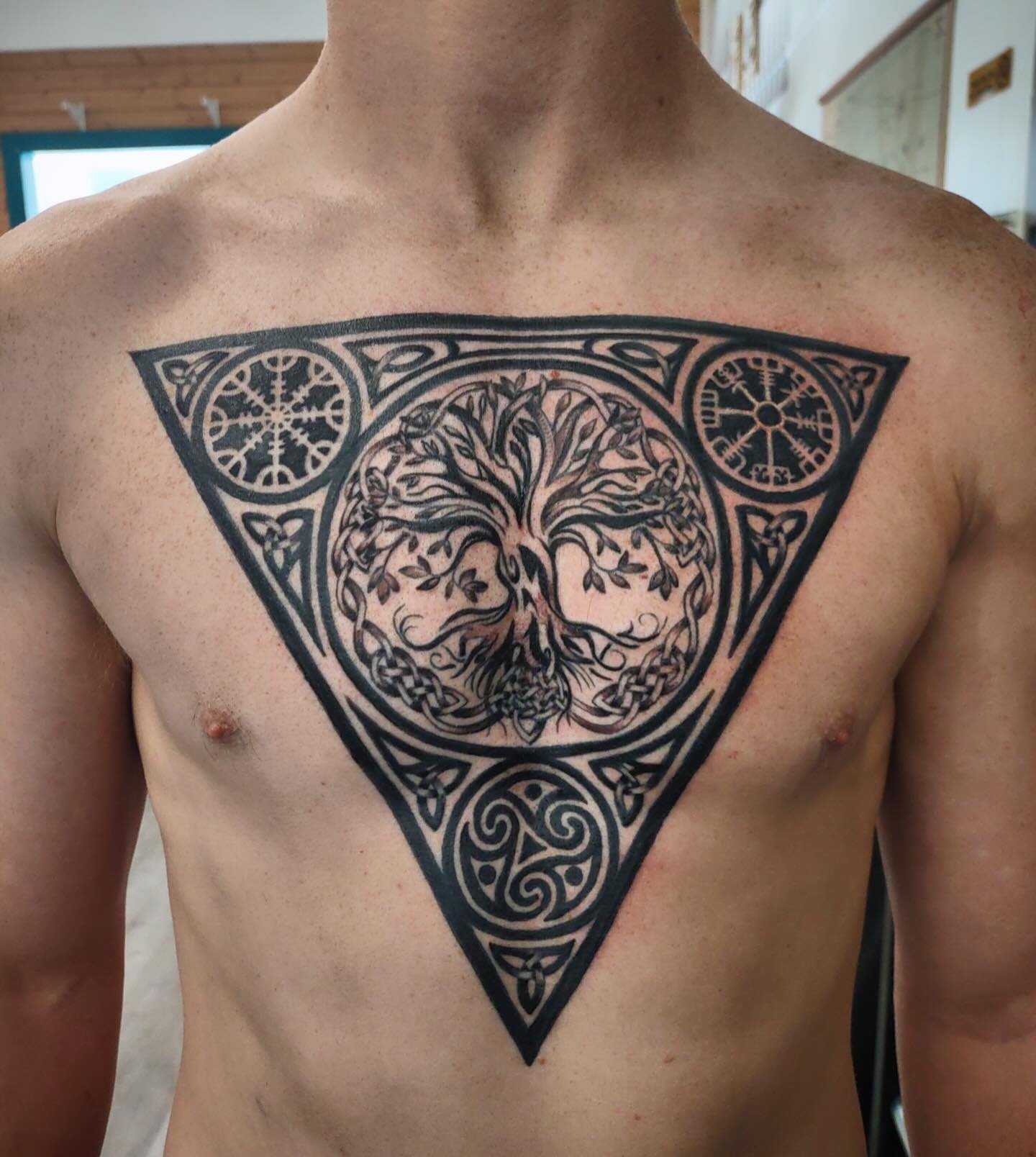 Runic blackwork piece by @bigislandartist 
.
.
.
#hawaiitattoo #norsetattoo #celtictattoo #treeoflife #treeoflifetattoo #hilotattoo #konatattoo #bigislandtattoo #southseastattoohilo