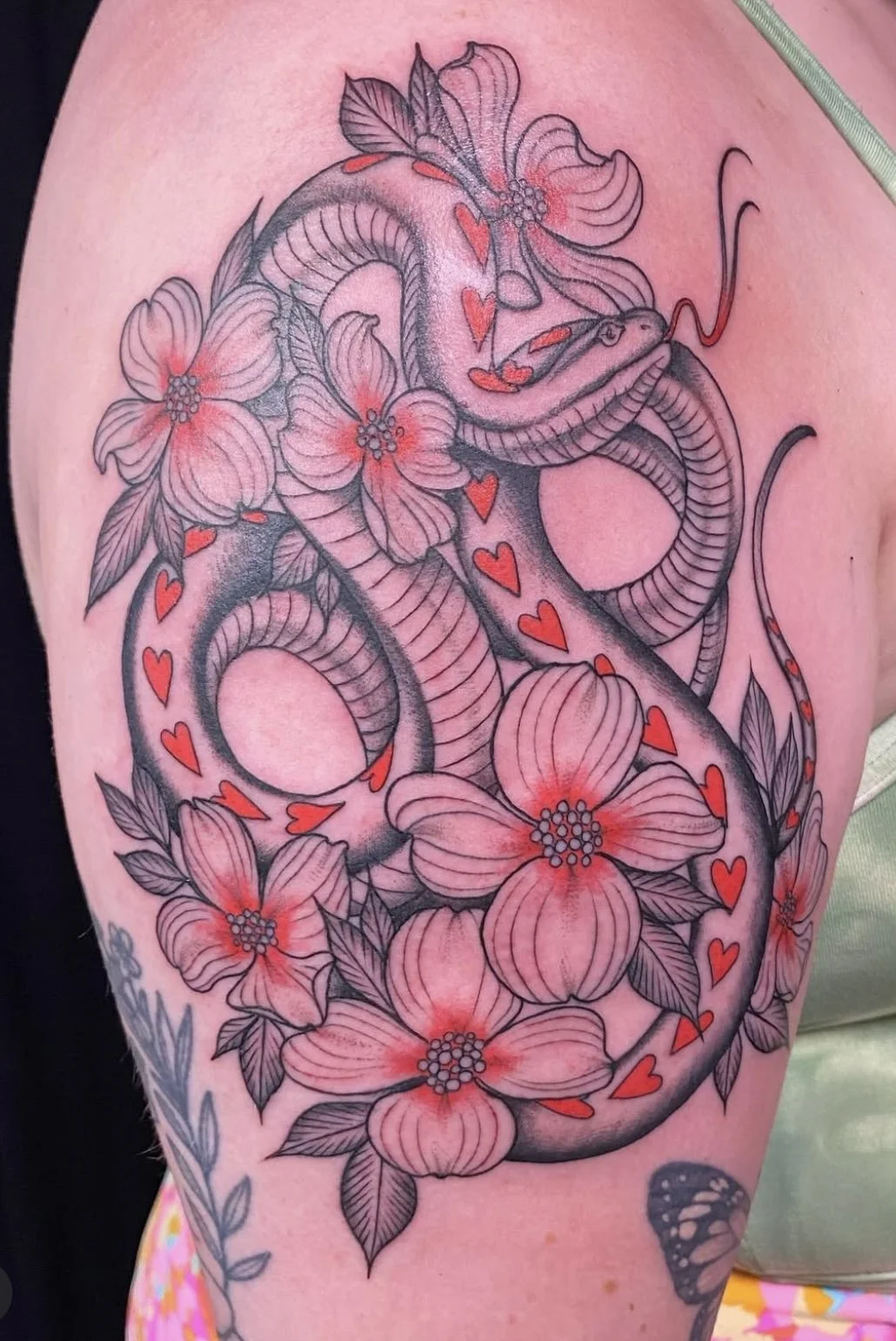 Snake dogwood flowers