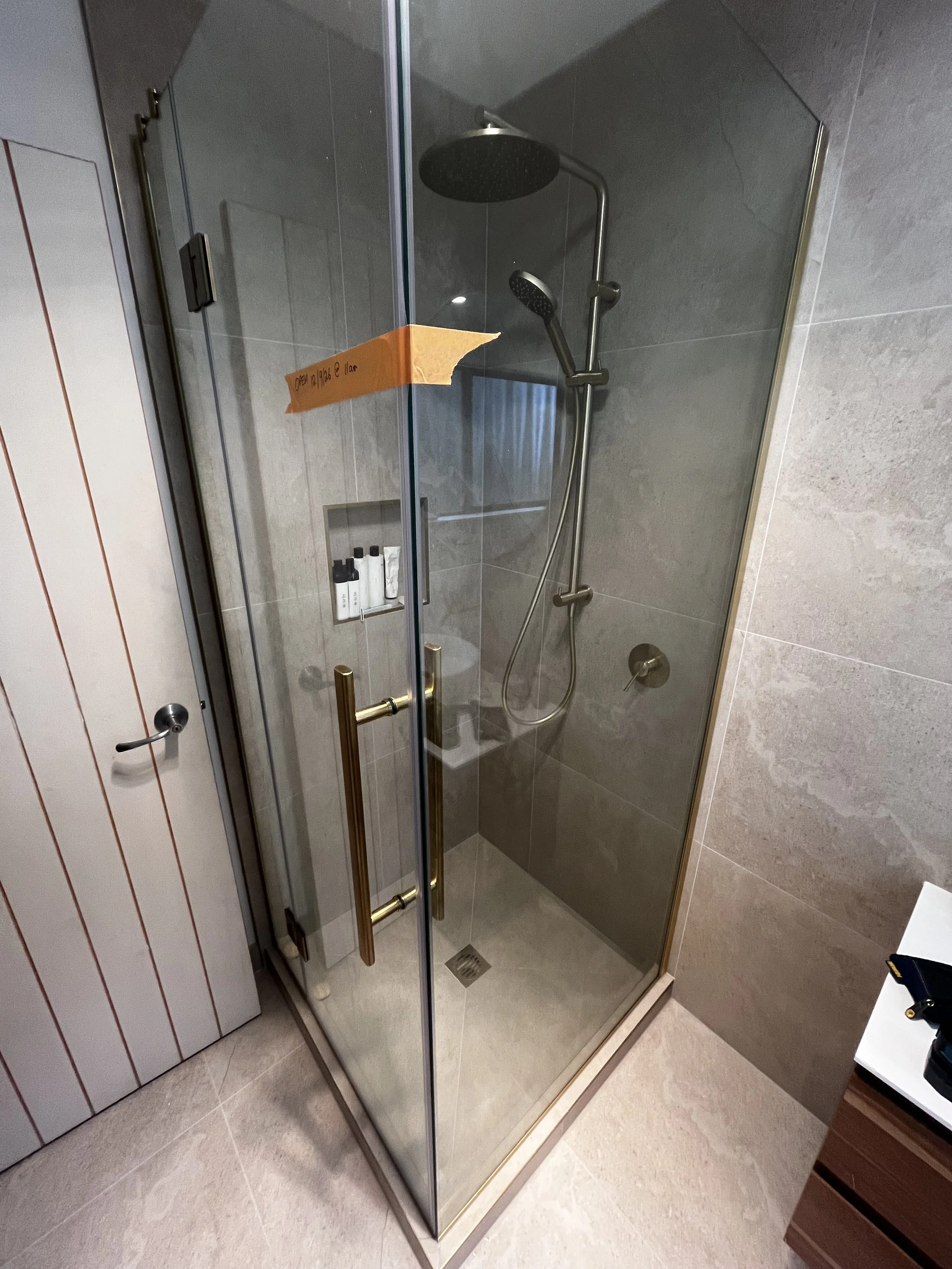 10mm Shattered glass shower after