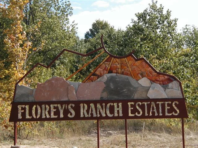 floreys gate- hv- 092404.jpg