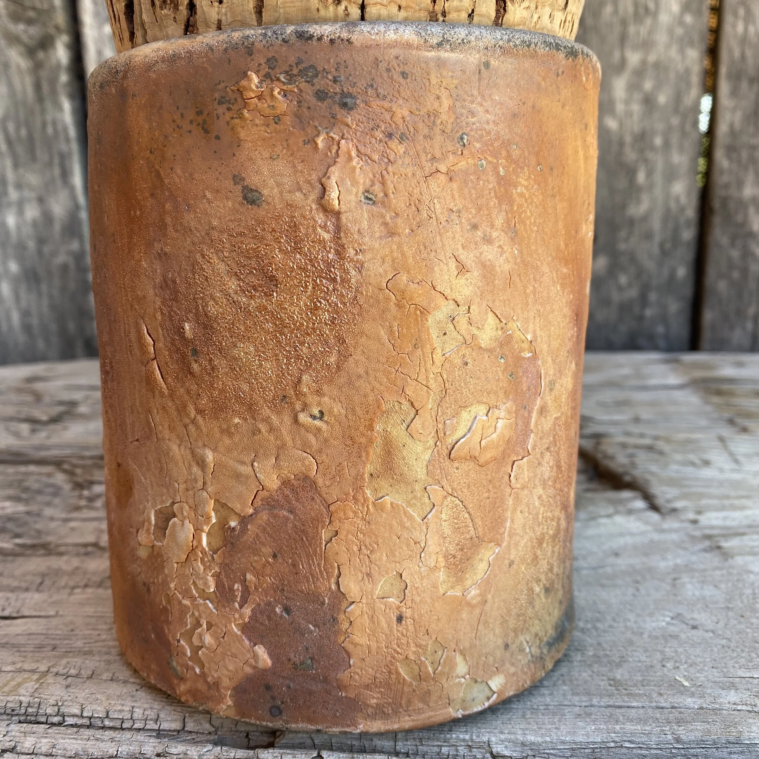 Small Lidded Cylinder Vase(2) 4.JPG