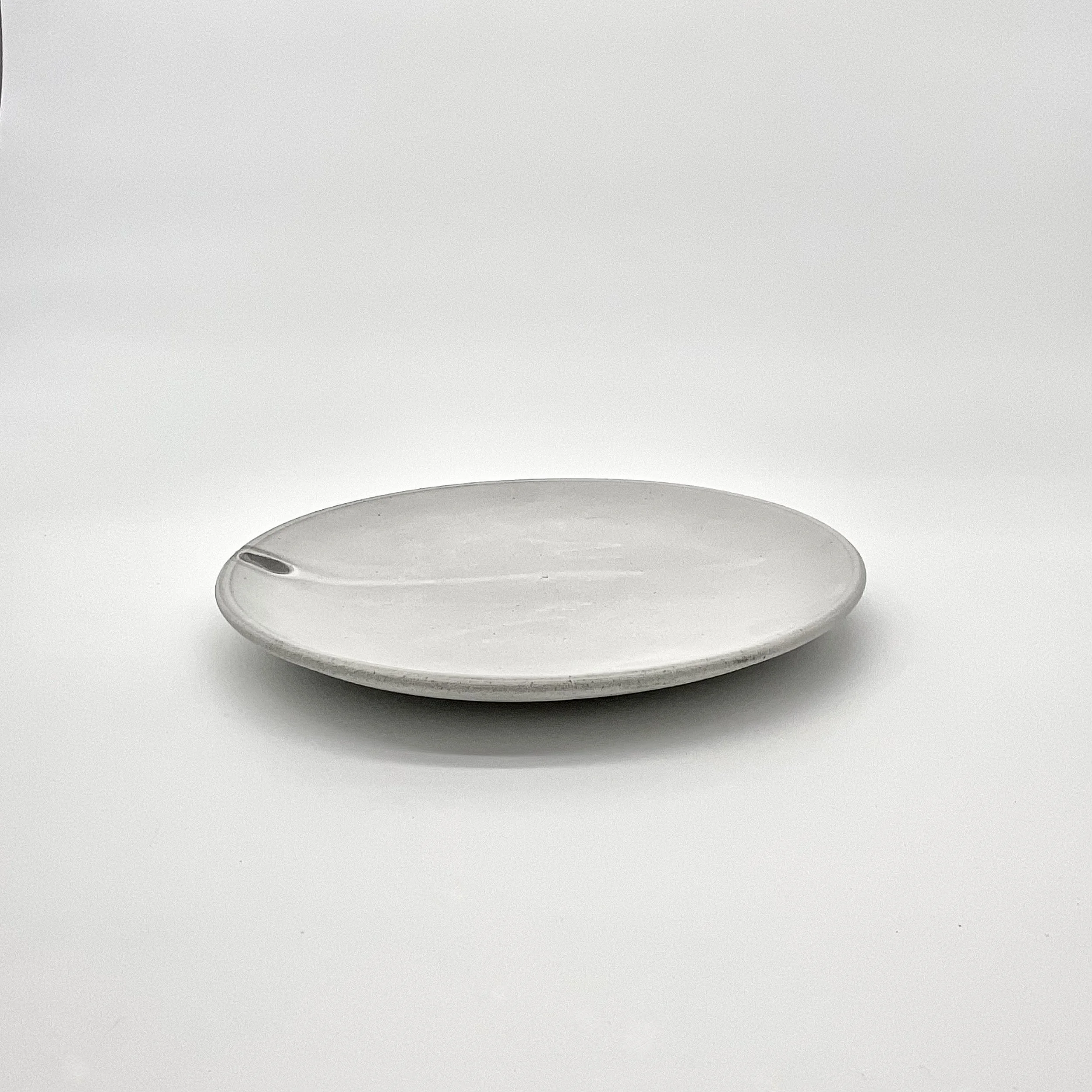 M minimalist plate white 1.jpeg