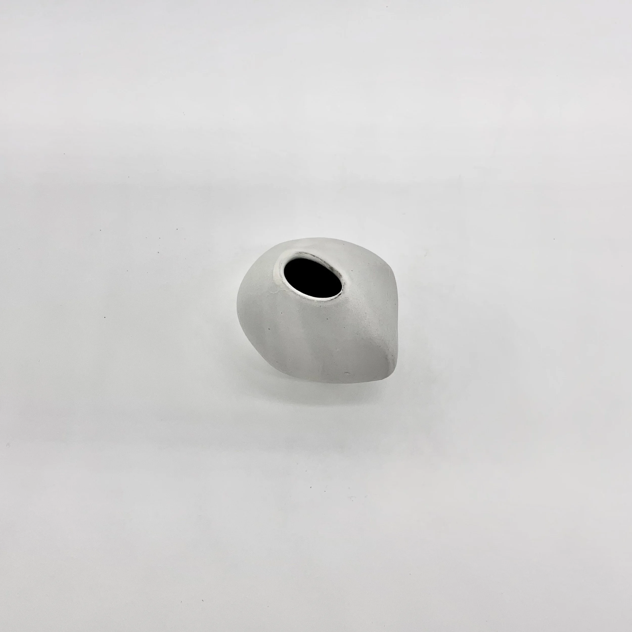 S bud vase white 3.jpeg