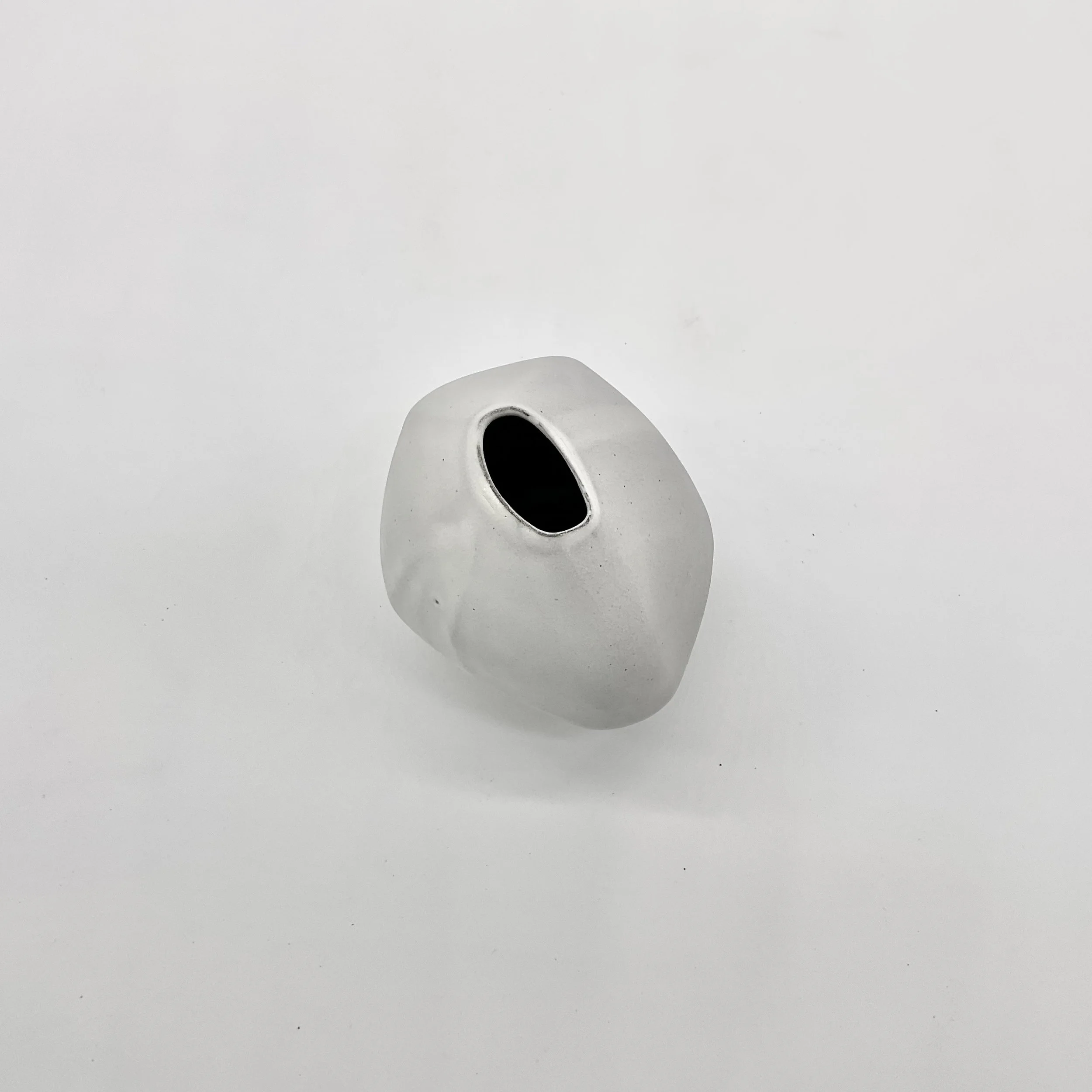M bud vase white 2.jpeg