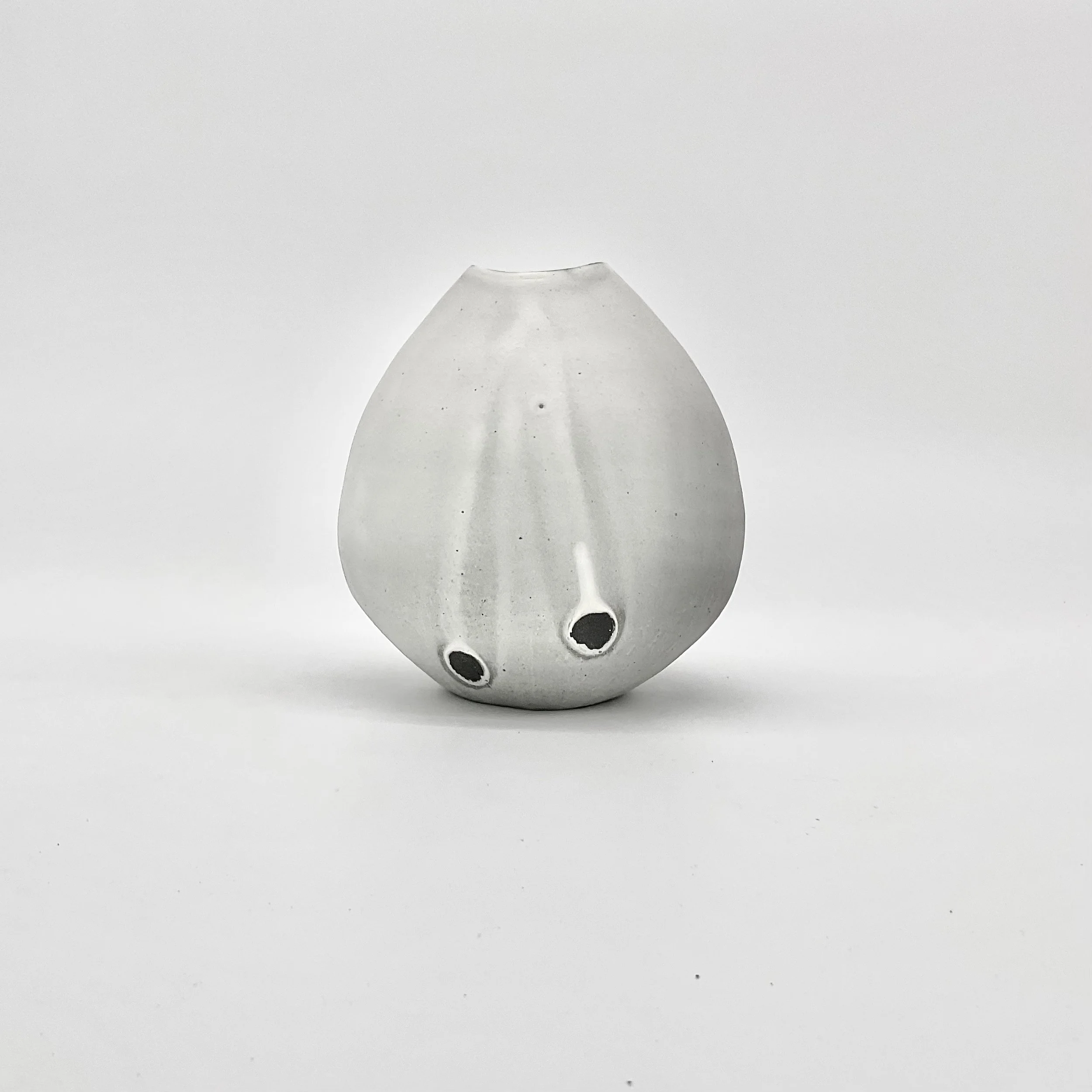 M bud vase white 4.jpeg