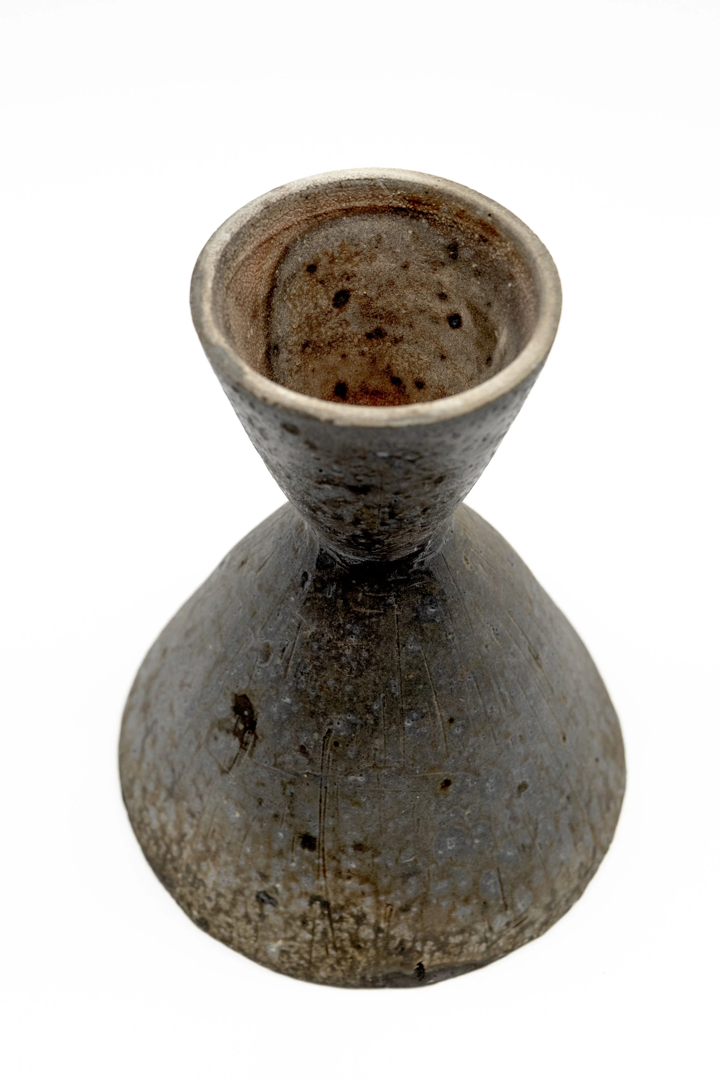 hourglass vase-6.jpg