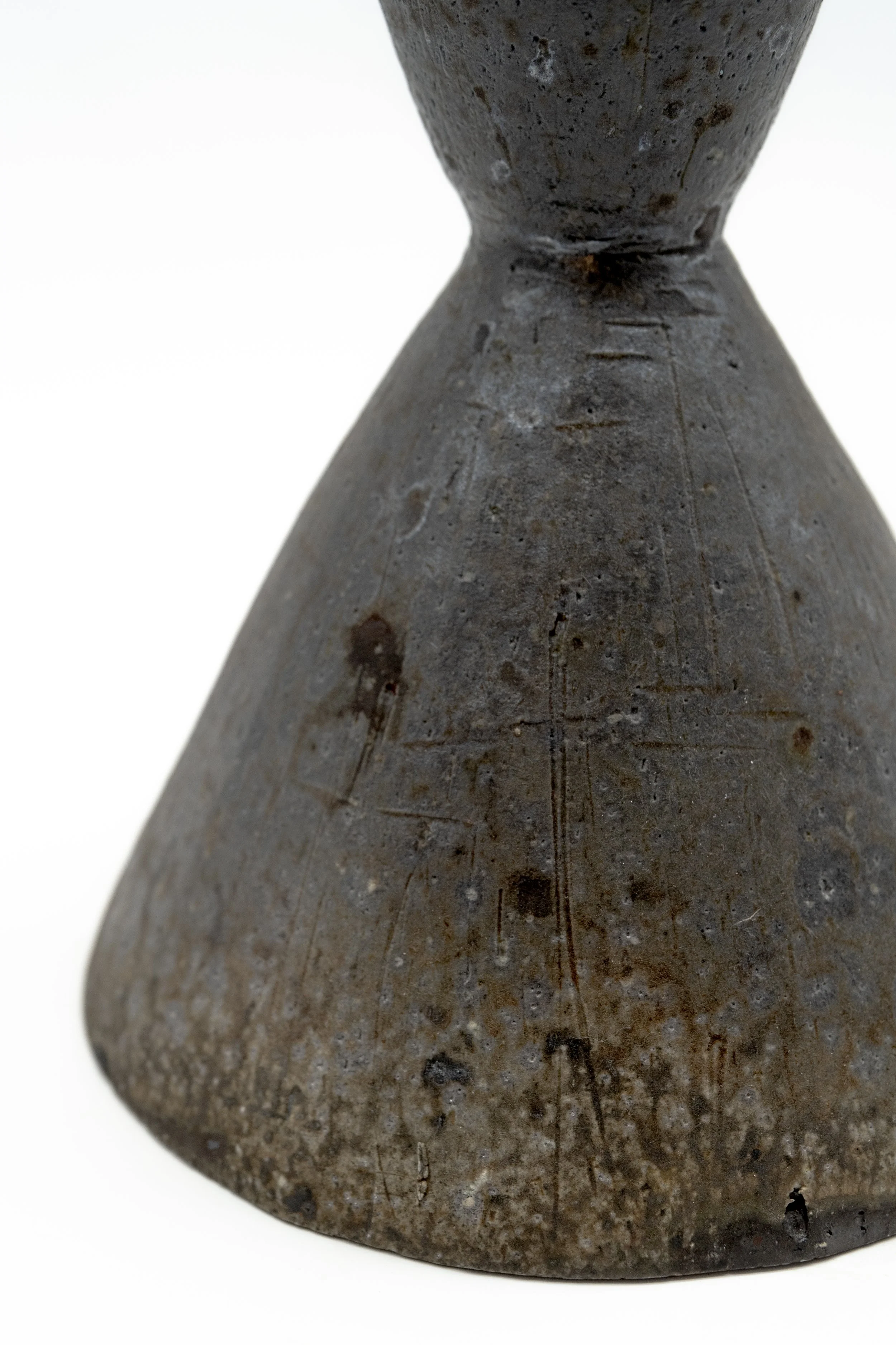 hourglass vase-4.jpg