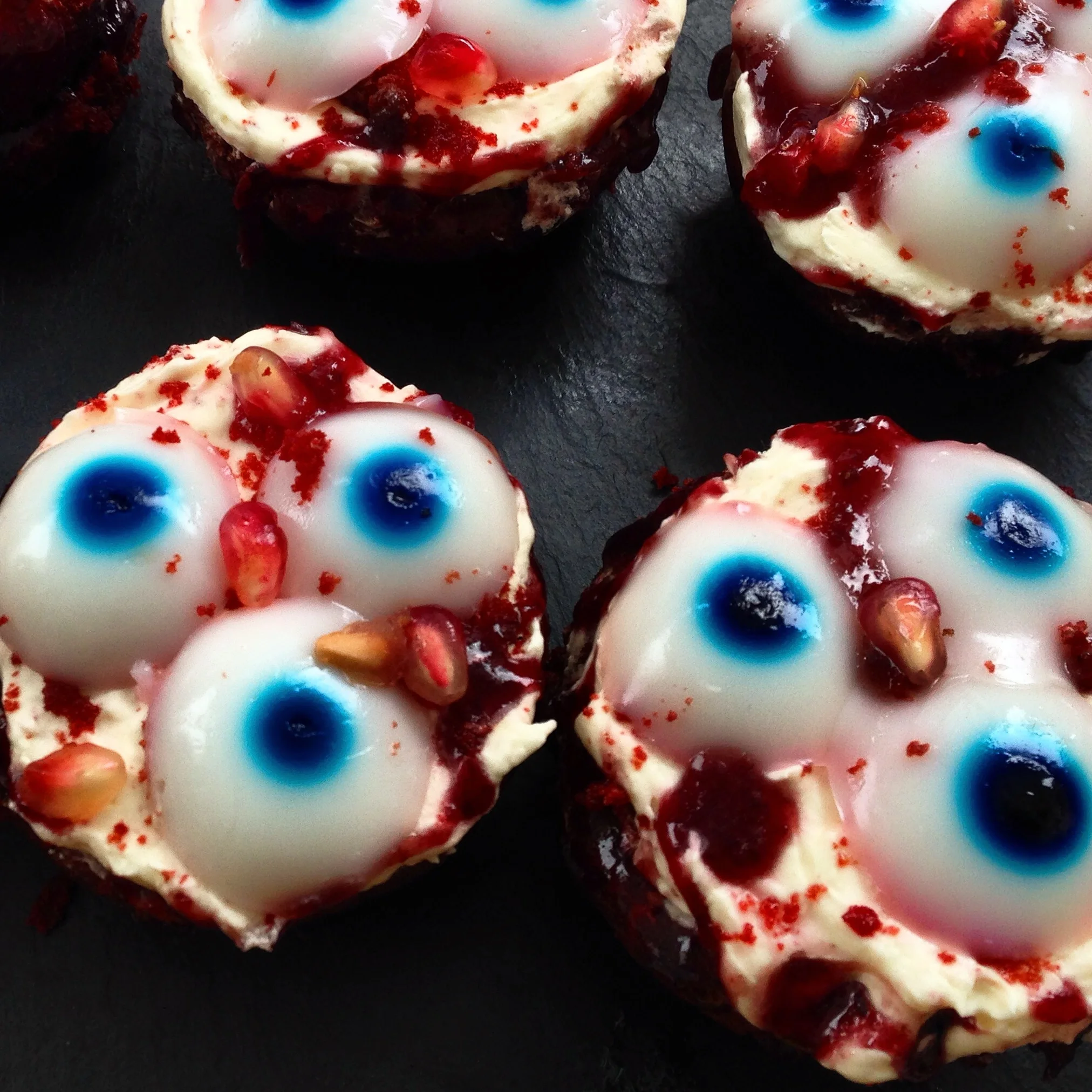 Bloody, wobbly eyeball cakes