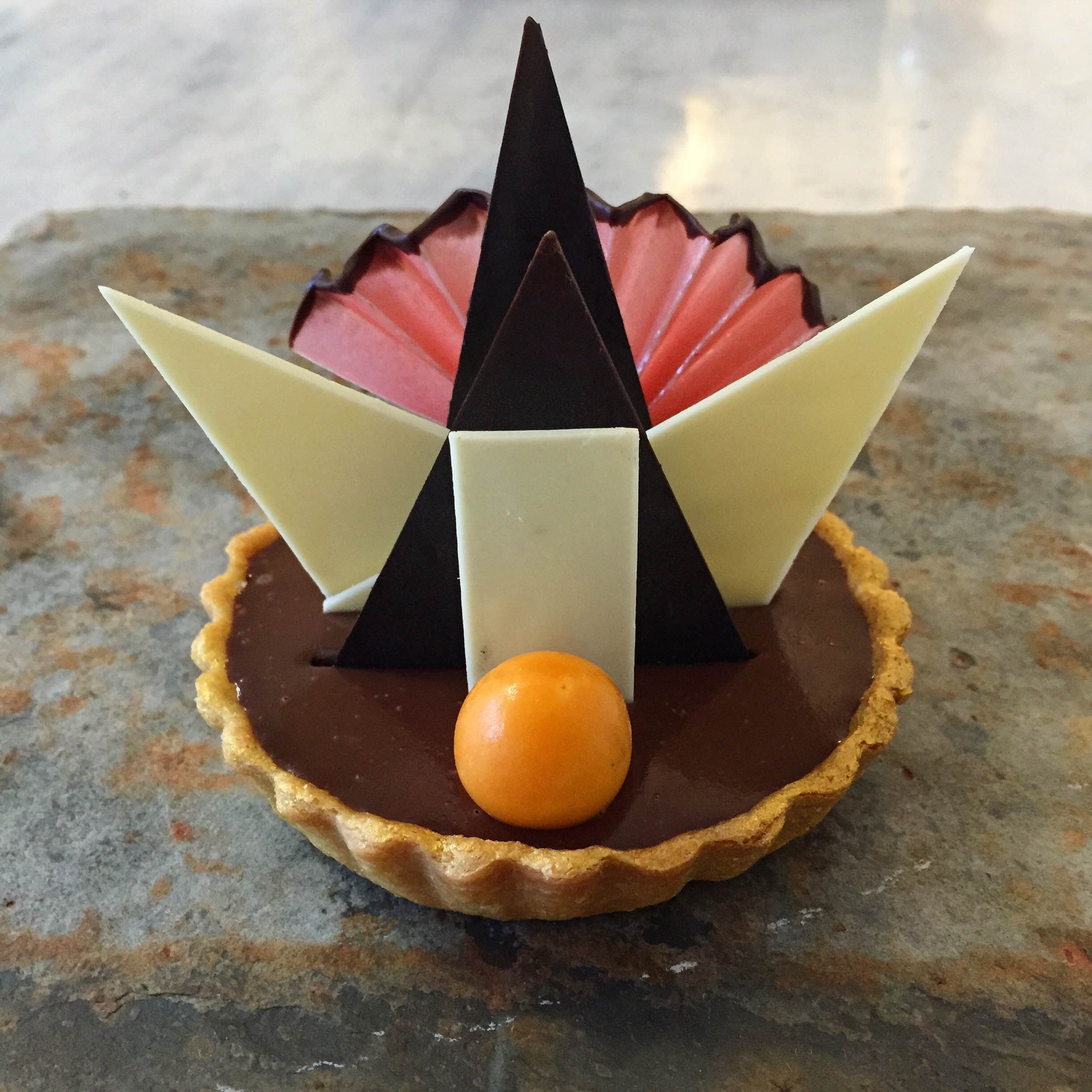 Delicious Deco physalis & chocolate tarts