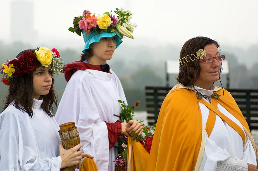 Richard Slater_PeopleinLondon_Druids.jpg