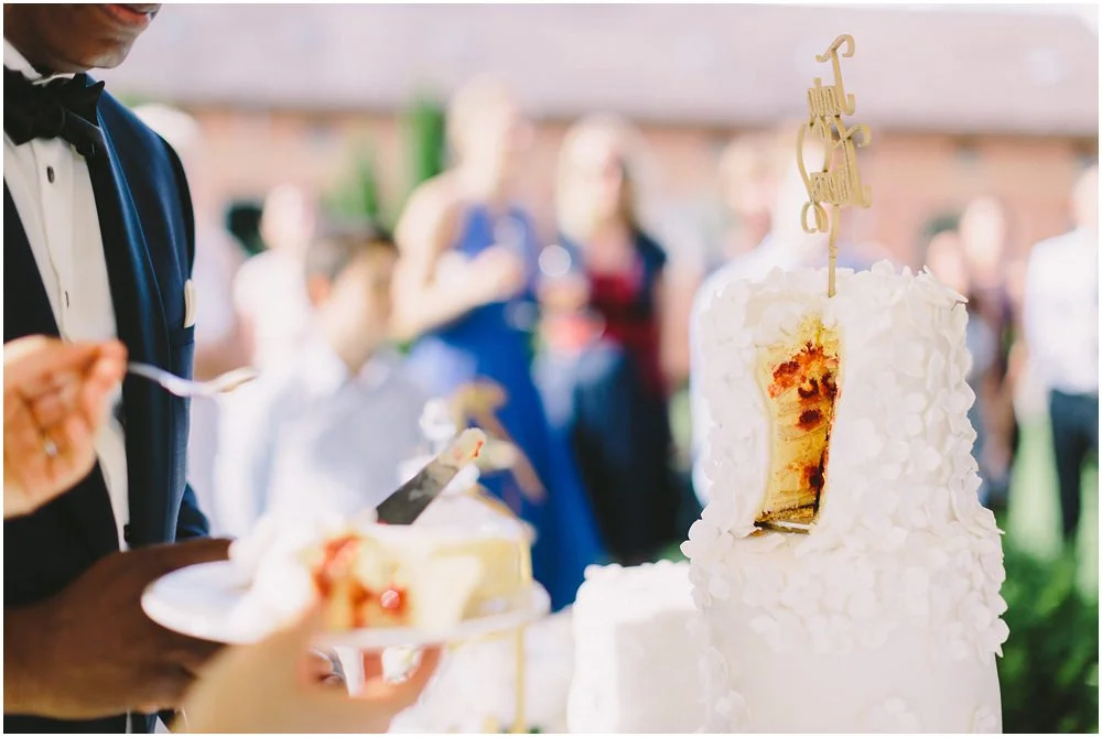 Hochzeitstorte angeschnitten