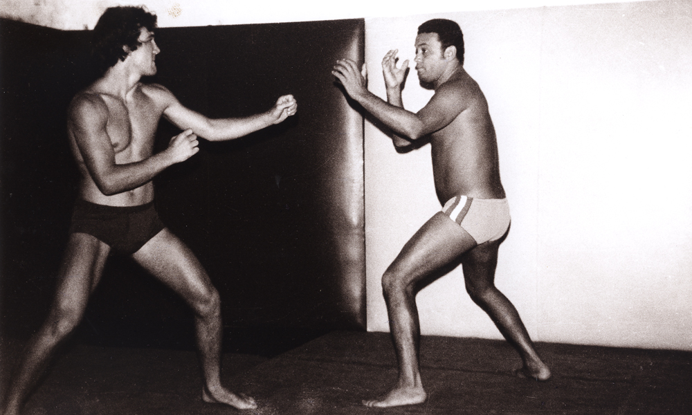 Rolls Gracie practices with his brother Carlson